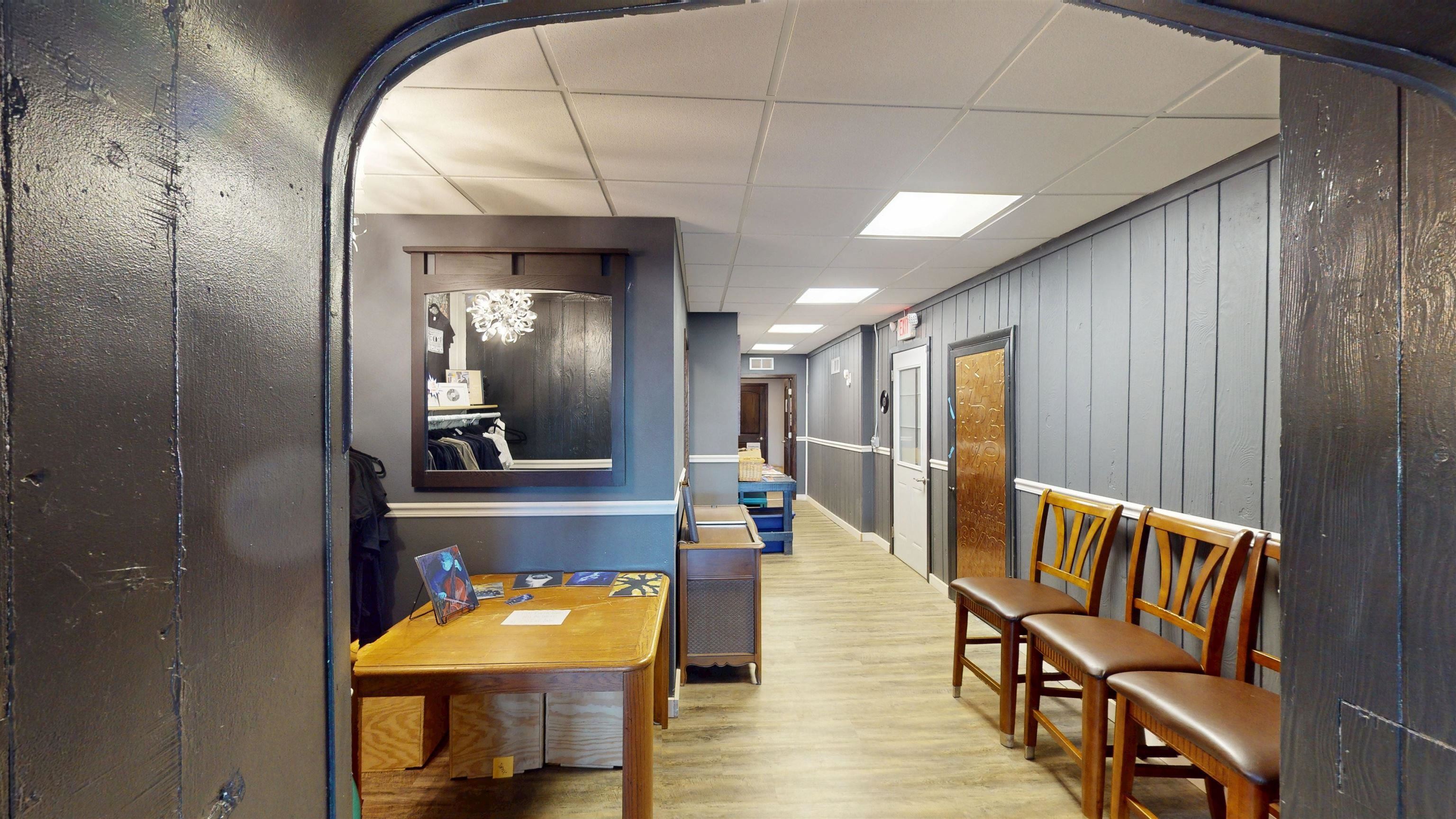 107 S CENTRAL AVENUE, Marshfield, Wisconsin 54449, ,Commercial/industrial,For Sale,107 S CENTRAL AVENUE,22600710