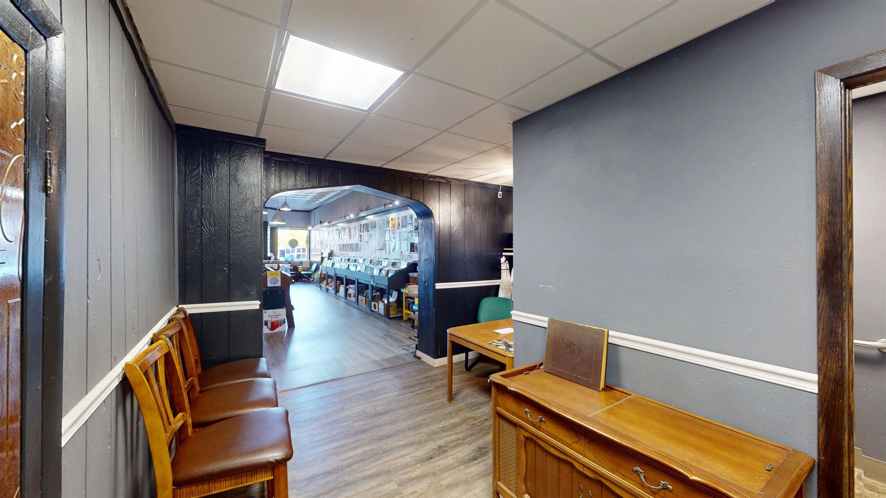 107 S CENTRAL AVENUE, Marshfield, Wisconsin 54449, ,Commercial/industrial,For Sale,107 S CENTRAL AVENUE,22600710