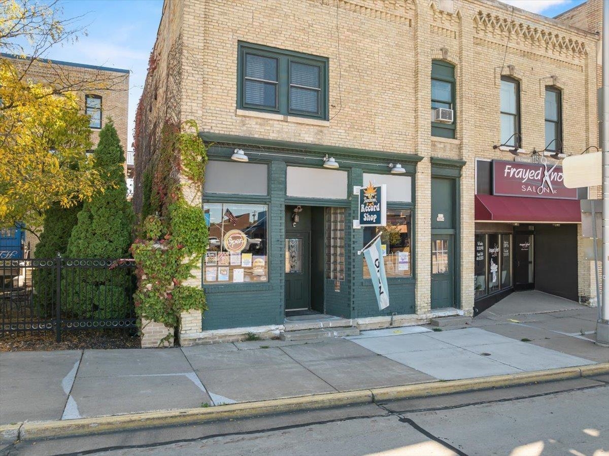 107 S CENTRAL AVENUE, Marshfield, Wisconsin 54449, ,Commercial/industrial,For Sale,107 S CENTRAL AVENUE,22600710