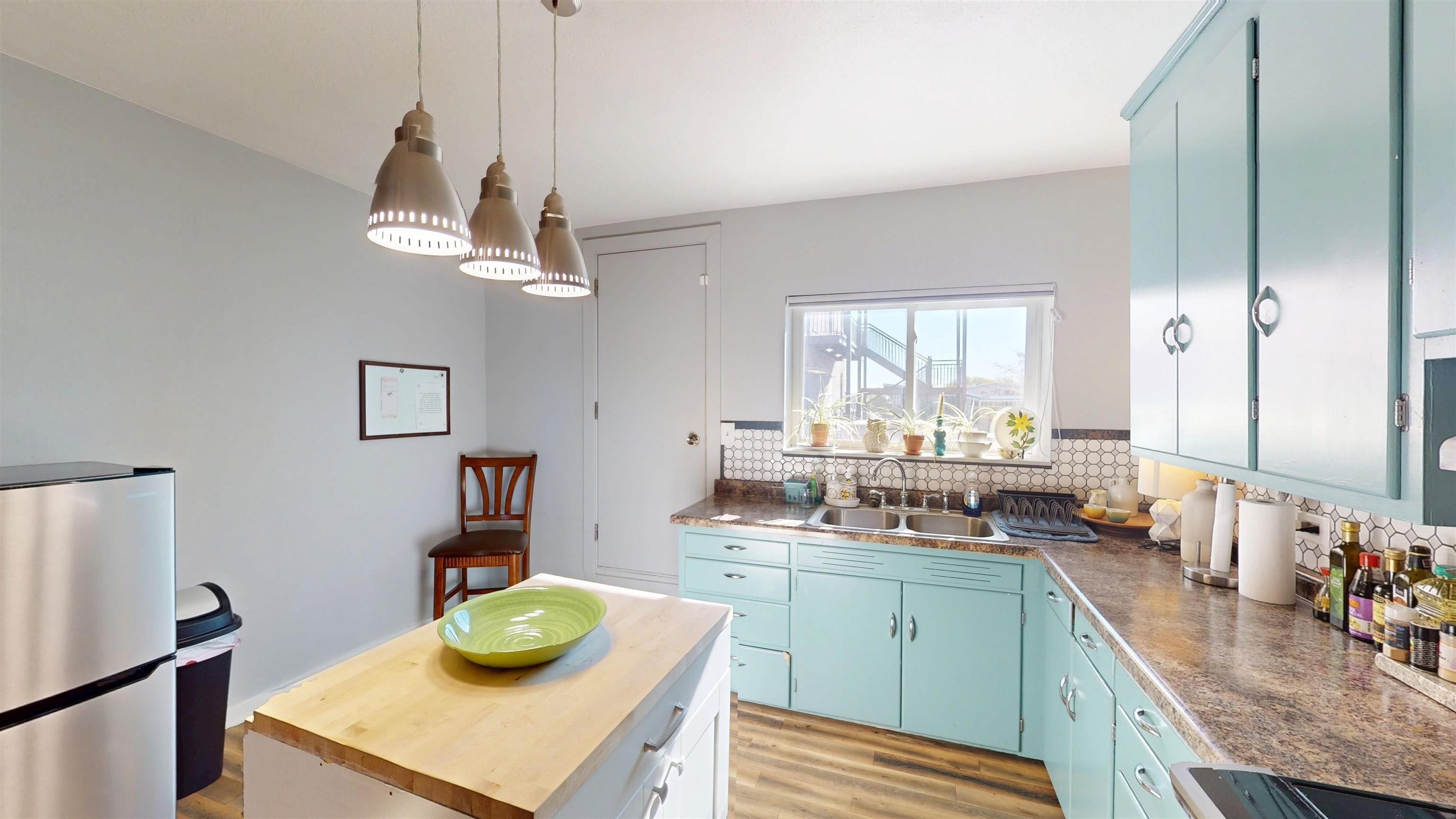 107 S CENTRAL AVENUE, Marshfield, Wisconsin 54449, ,Commercial/industrial,For Sale,107 S CENTRAL AVENUE,22600710