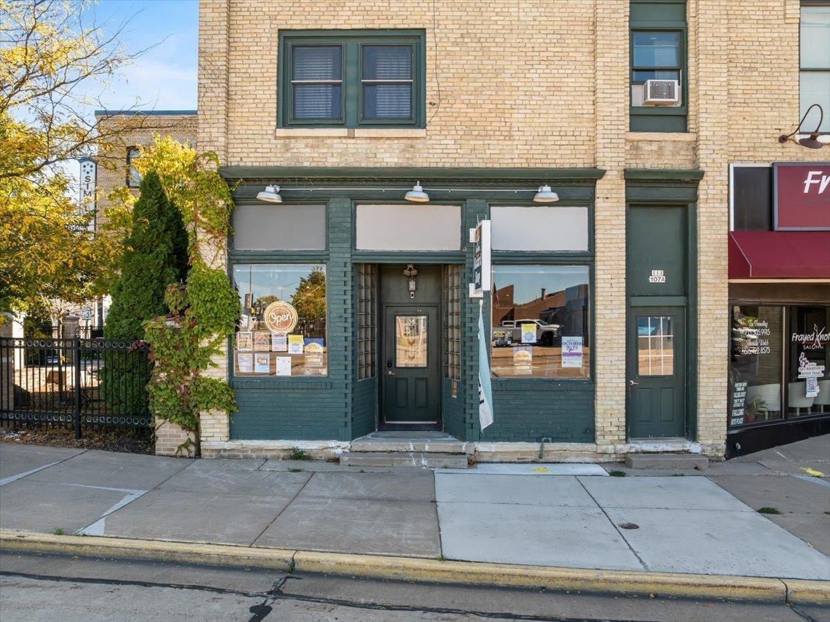 107 S CENTRAL AVENUE, Marshfield, Wisconsin 54449, ,Commercial/industrial,For Sale,107 S CENTRAL AVENUE,22600710
