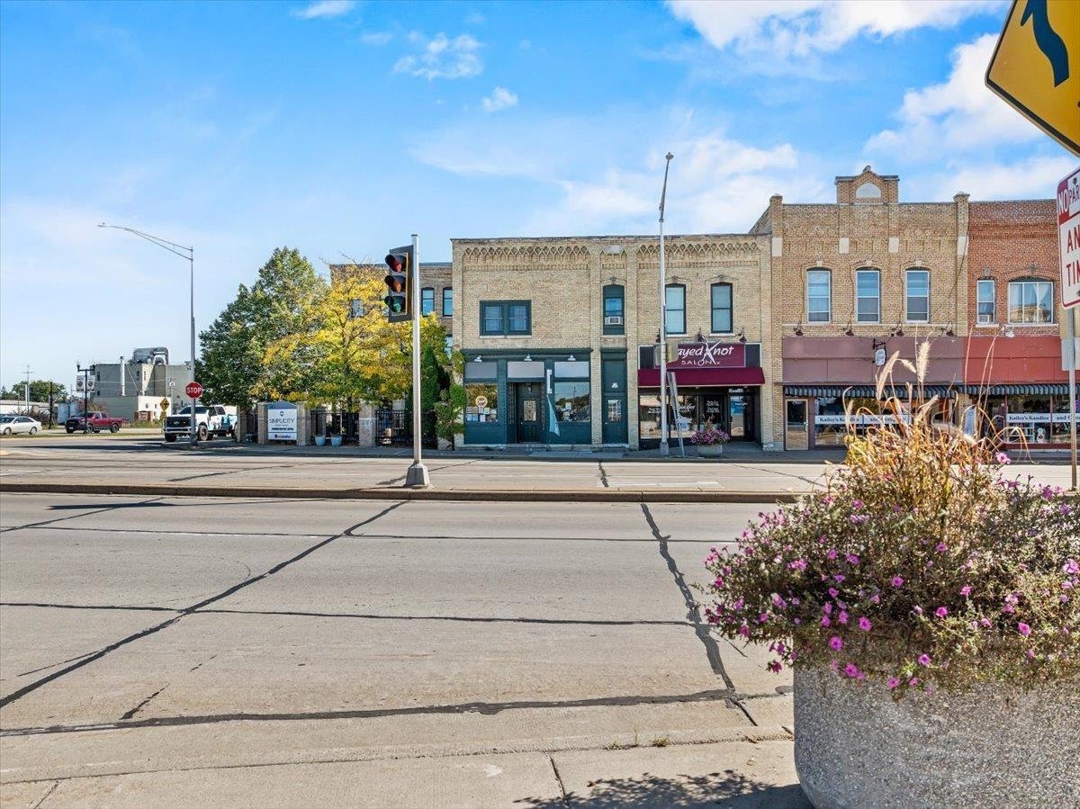 107 S CENTRAL AVENUE, Marshfield, Wisconsin 54449, ,Commercial/industrial,For Sale,107 S CENTRAL AVENUE,22600710