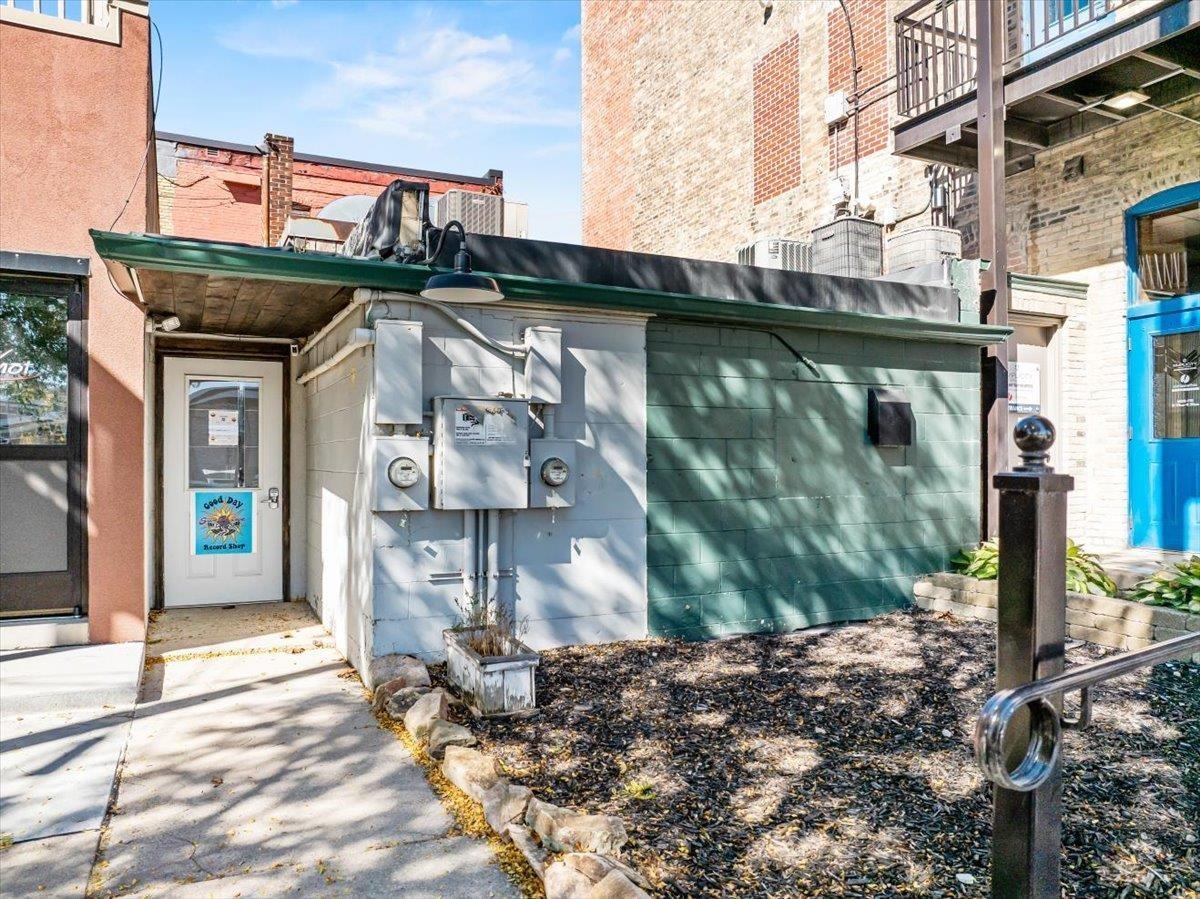 107 S CENTRAL AVENUE, Marshfield, Wisconsin 54449, ,Commercial/industrial,For Sale,107 S CENTRAL AVENUE,22600710