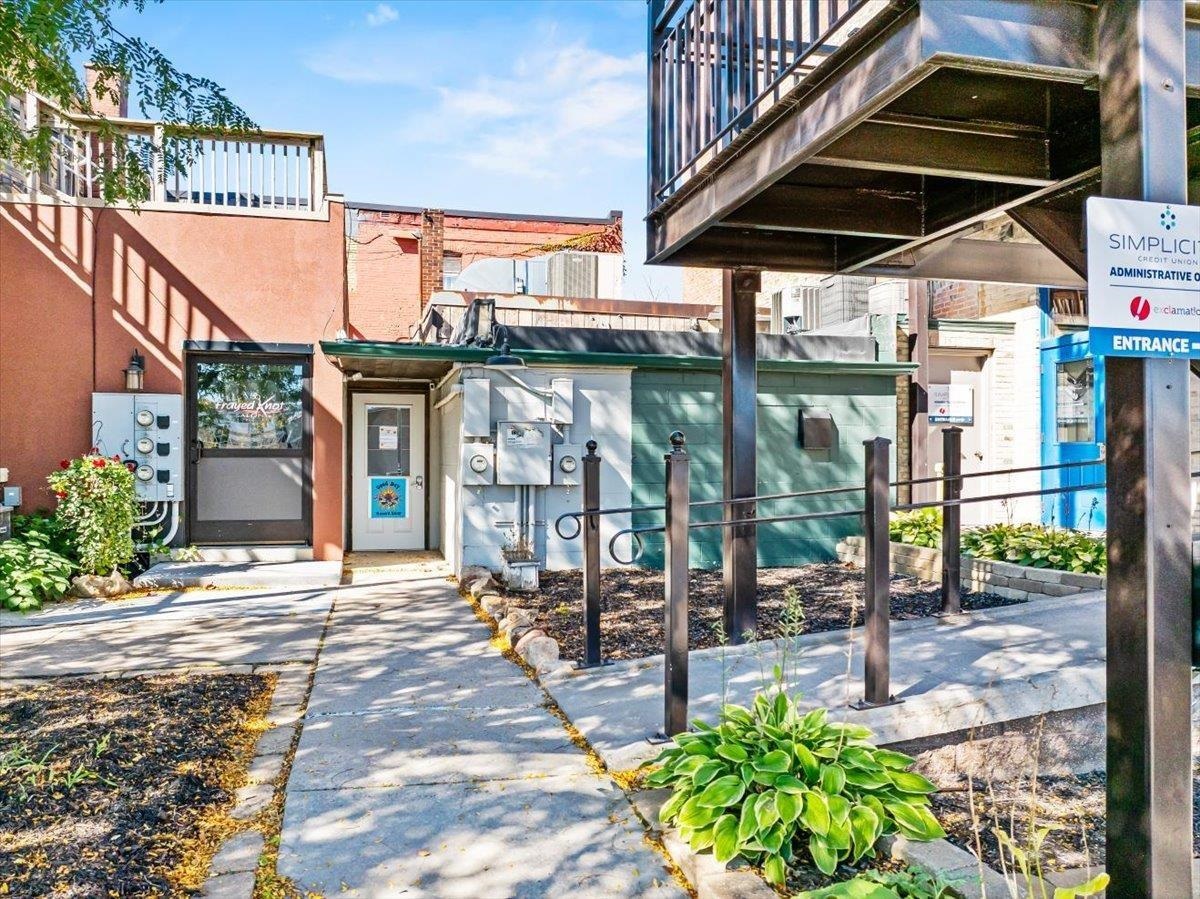 107 S CENTRAL AVENUE, Marshfield, Wisconsin 54449, ,Commercial/industrial,For Sale,107 S CENTRAL AVENUE,22600710