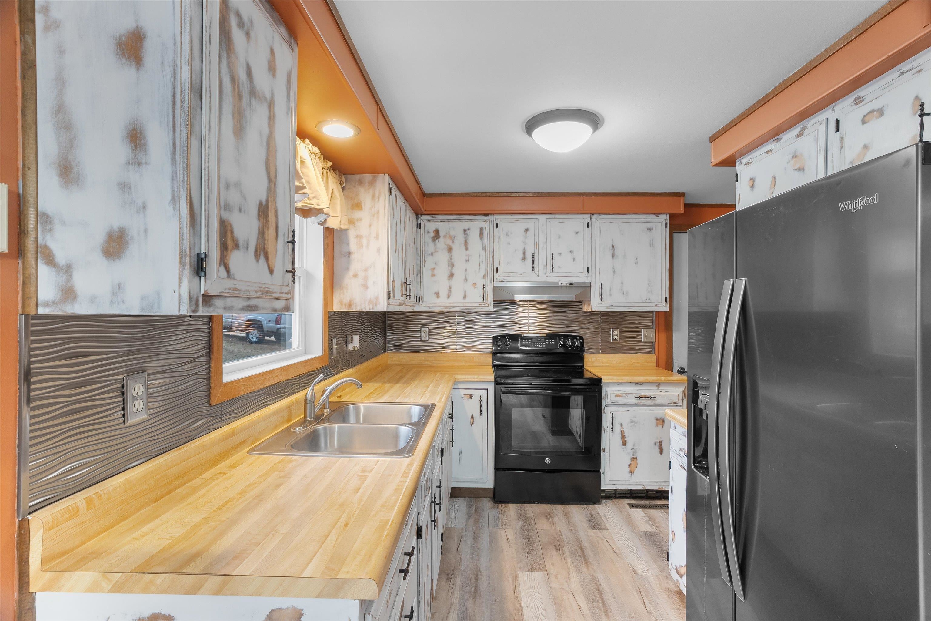 508 HEMLOCK STREET, Marathon, Wisconsin 54448, 2 Bedrooms Bedrooms, ,1 BathroomBathrooms,Residential,For Sale,508 HEMLOCK STREET,22600712