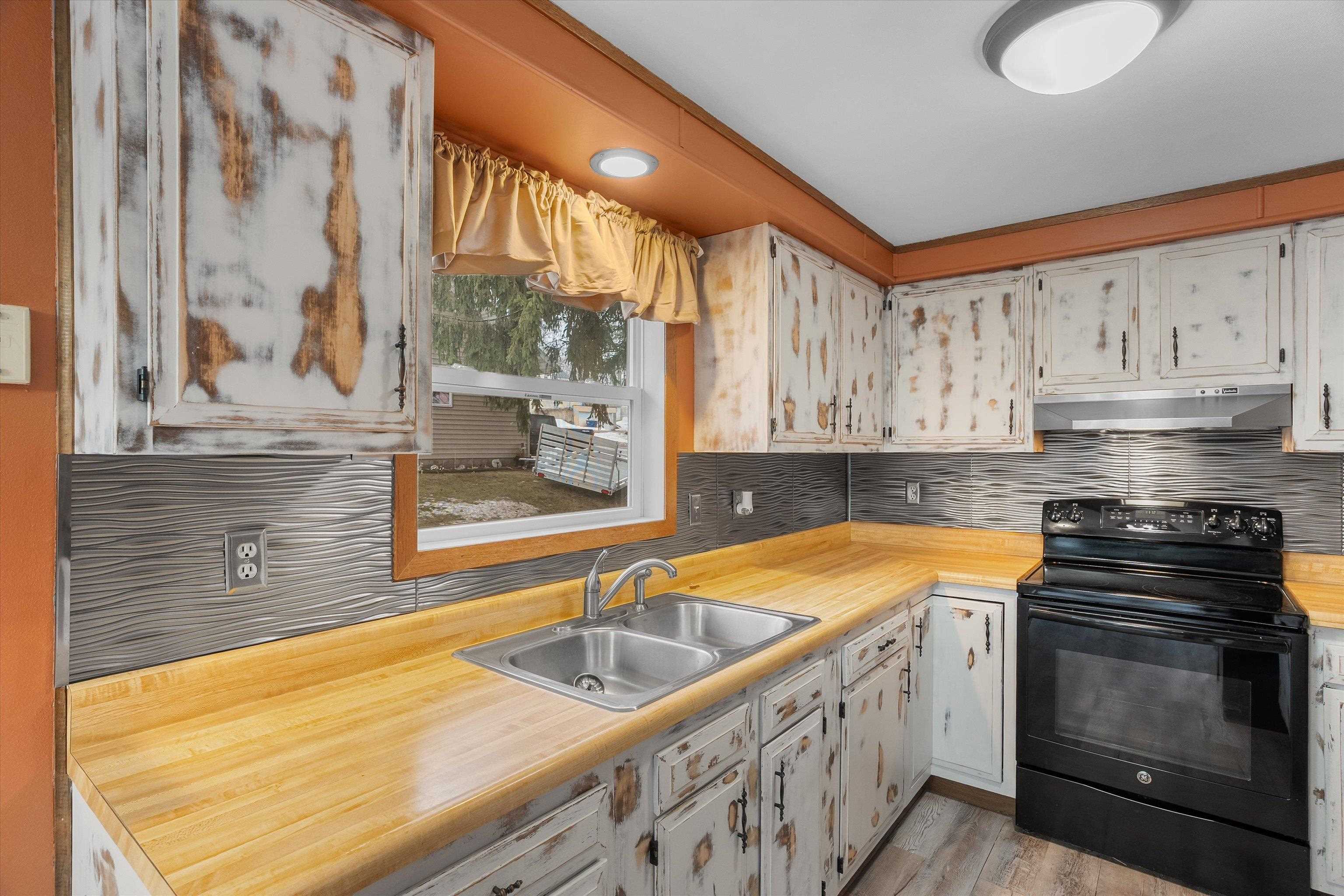 508 HEMLOCK STREET, Marathon, Wisconsin 54448, 2 Bedrooms Bedrooms, ,1 BathroomBathrooms,Residential,For Sale,508 HEMLOCK STREET,22600712