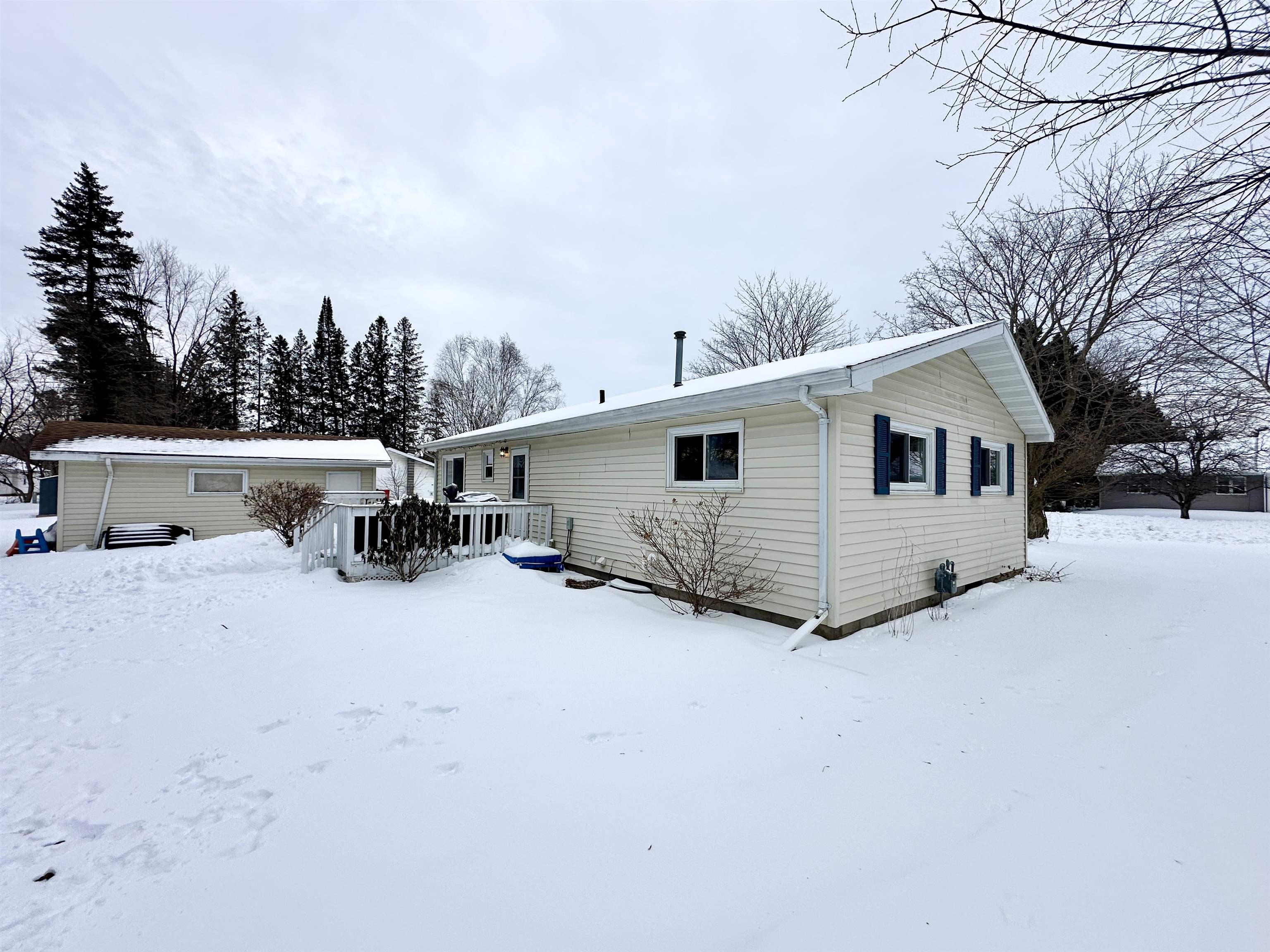 1727 N SUPERIOR STREET, Antigo, Wisconsin 54409, 3 Bedrooms Bedrooms, ,2 BathroomsBathrooms,Residential,For Sale,1727 N SUPERIOR STREET,22600716
