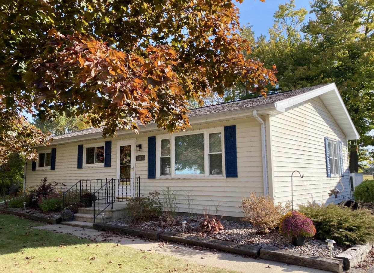 1727 N SUPERIOR STREET, Antigo, Wisconsin 54409, 3 Bedrooms Bedrooms, ,2 BathroomsBathrooms,Residential,For Sale,1727 N SUPERIOR STREET,22600716