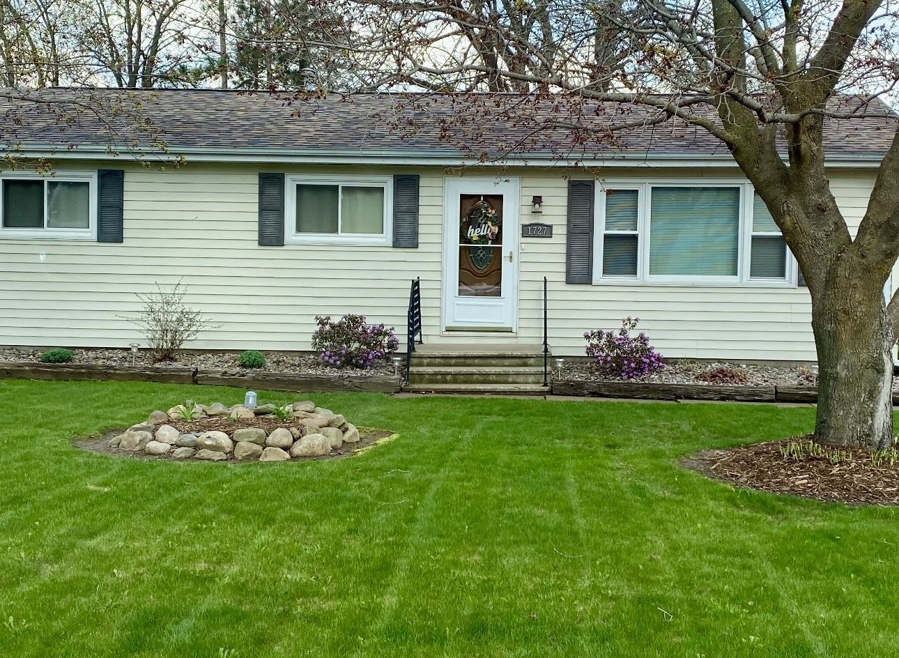 1727 N SUPERIOR STREET, Antigo, Wisconsin 54409, 3 Bedrooms Bedrooms, ,2 BathroomsBathrooms,Residential,For Sale,1727 N SUPERIOR STREET,22600716