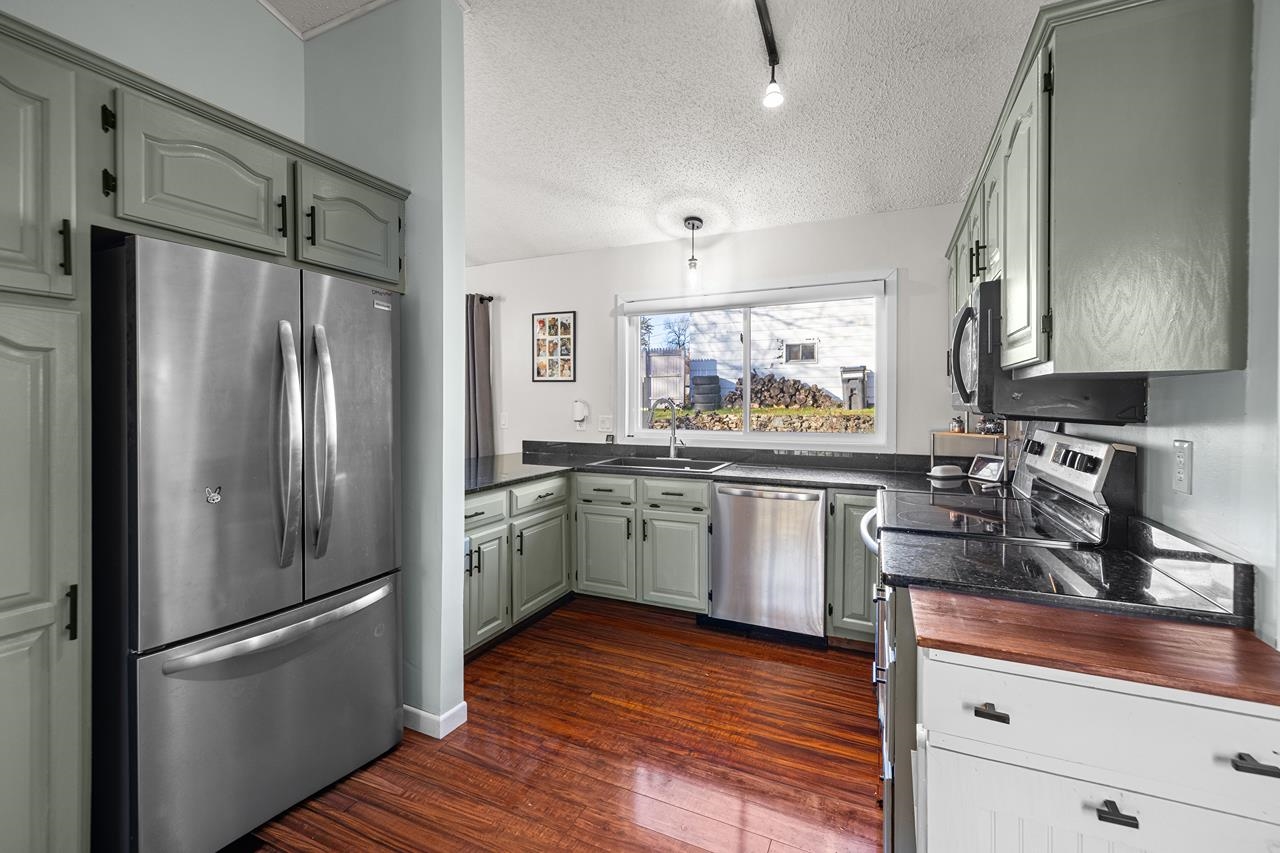 202 ARNOLD STREET, Rothschild, Wisconsin 54474, 4 Bedrooms Bedrooms, ,3 BathroomsBathrooms,Residential,For Sale,202 ARNOLD STREET,22600720