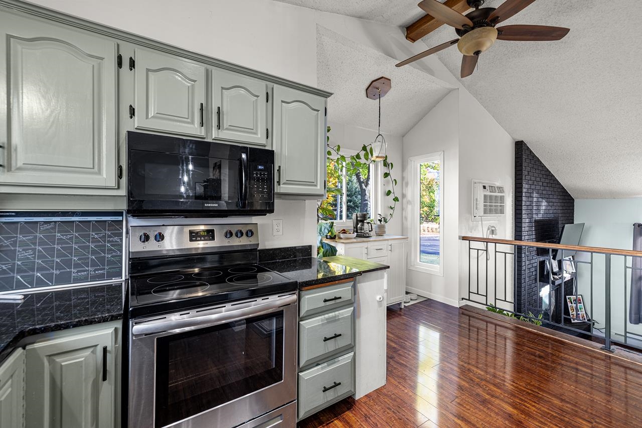 202 ARNOLD STREET, Rothschild, Wisconsin 54474, 4 Bedrooms Bedrooms, ,3 BathroomsBathrooms,Residential,For Sale,202 ARNOLD STREET,22600720