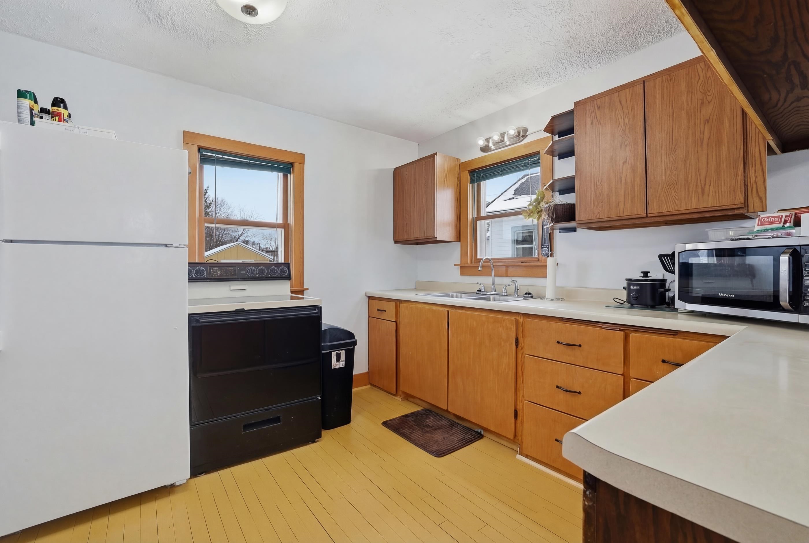 321 11TH STREET NORTH, Wisconsin Rapids, Wisconsin 54494, 2 Bedrooms Bedrooms, ,2 BathroomsBathrooms,Residential,For Sale,321 11TH STREET NORTH,22600721