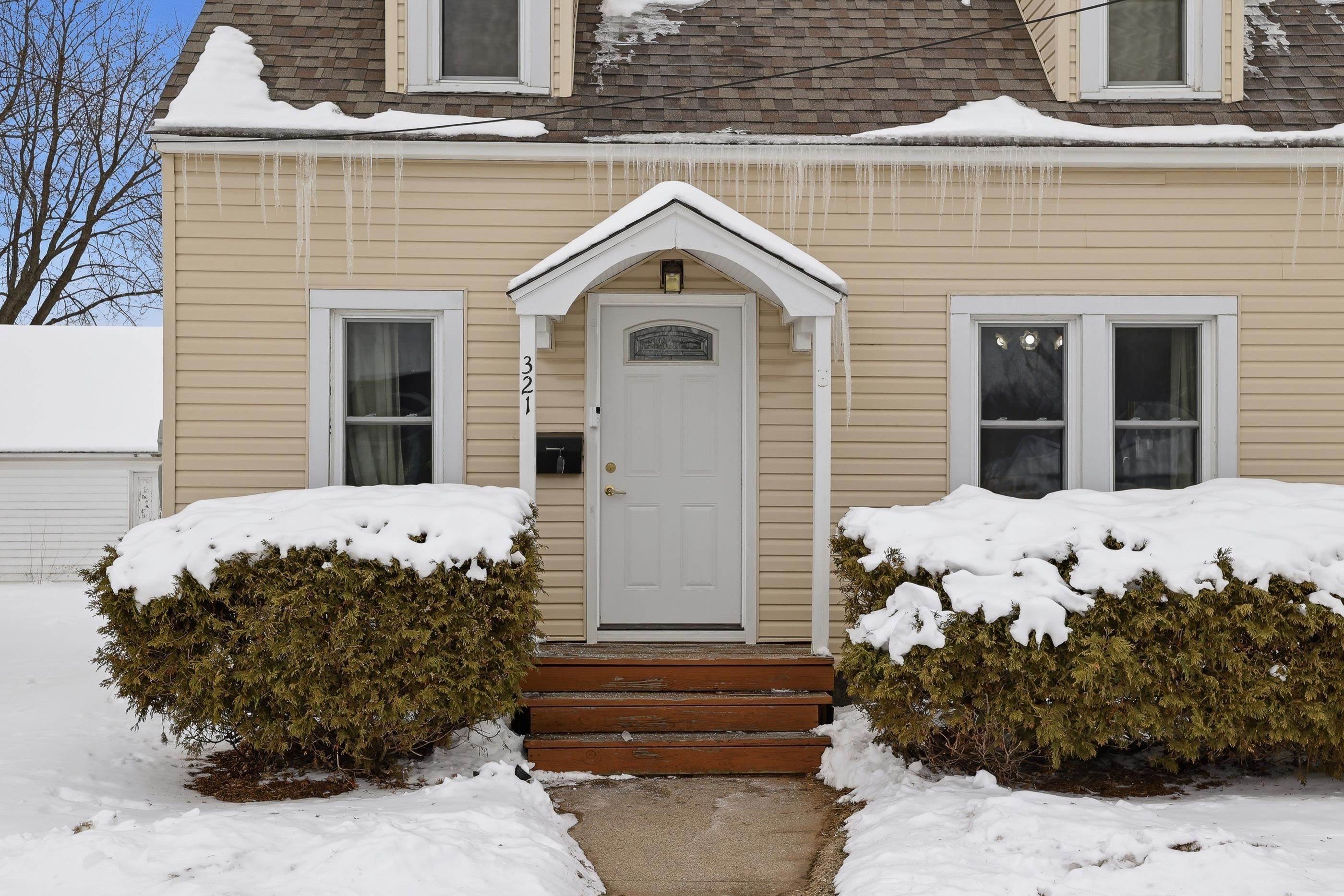 321 11TH STREET NORTH, Wisconsin Rapids, Wisconsin 54494, 2 Bedrooms Bedrooms, ,2 BathroomsBathrooms,Residential,For Sale,321 11TH STREET NORTH,22600721