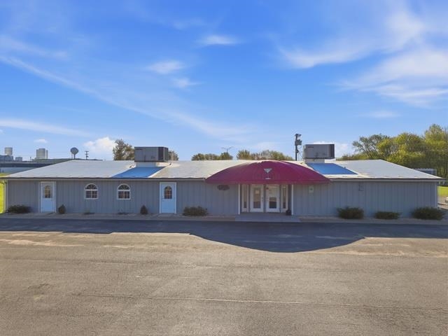 501 S WASHINGTON AVENUE, Marshfield, Wisconsin 54449, ,Commercial/industrial,For Sale,501 S WASHINGTON AVENUE,22600723