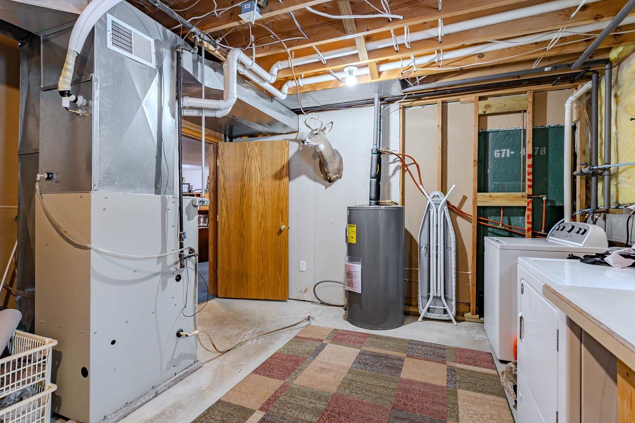 183555 OLD LAKE ROAD, Birnamwood, Wisconsin 54414, 4 Bedrooms Bedrooms, ,3 BathroomsBathrooms,Residential,For Sale,183555 OLD LAKE ROAD,22600729