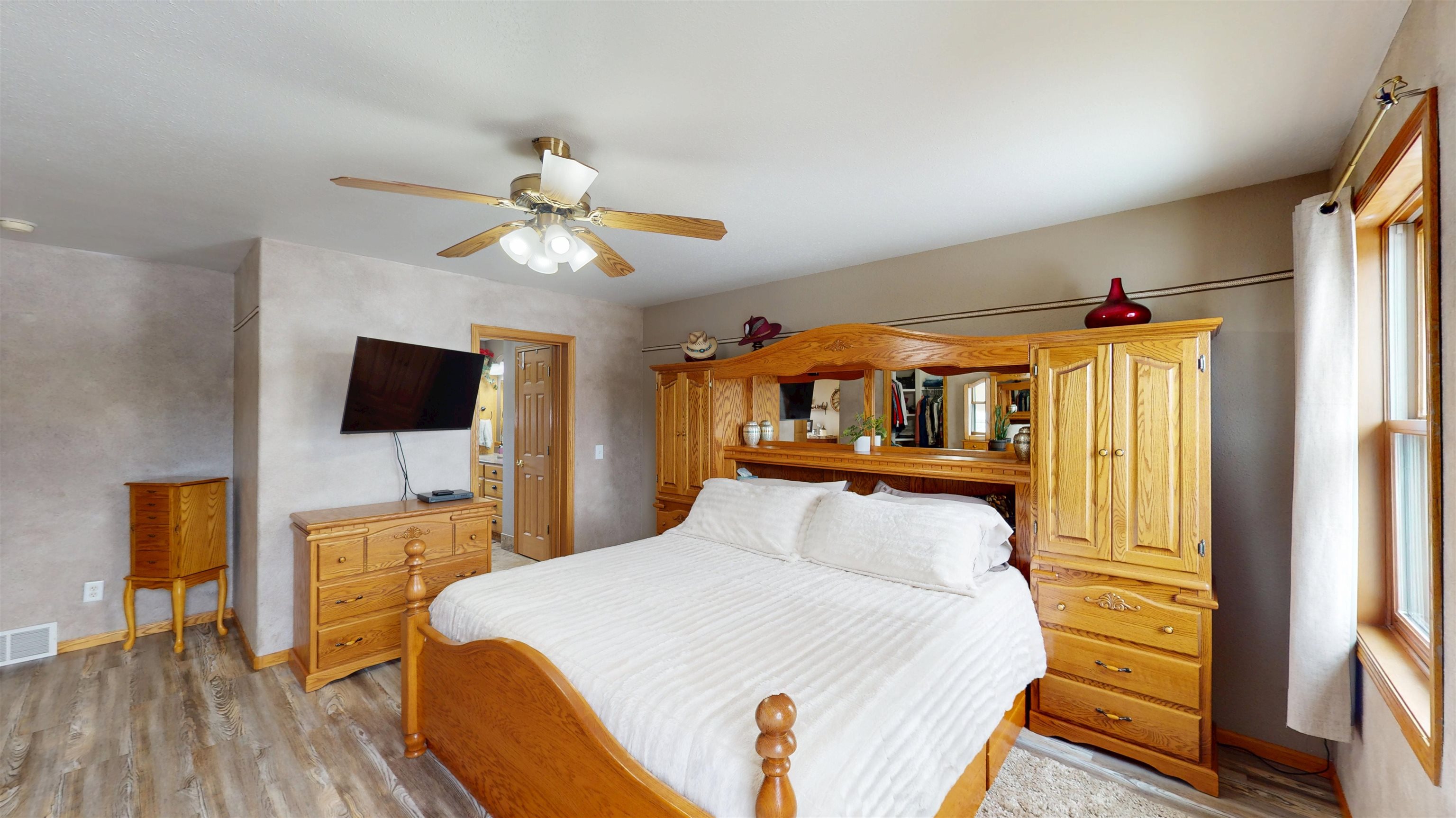 222848 COUNTY ROAD E, Stratford, Wisconsin 54484, 3 Bedrooms Bedrooms, ,3 BathroomsBathrooms,Residential,For Sale,222848 COUNTY ROAD E,22600739