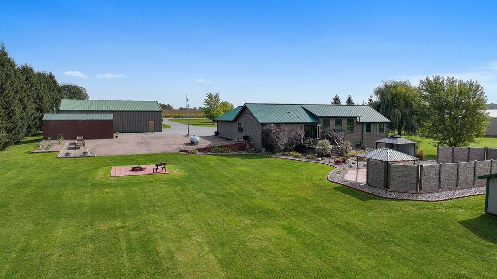 222848 COUNTY ROAD E, Stratford, Wisconsin 54484, 3 Bedrooms Bedrooms, ,3 BathroomsBathrooms,Residential,For Sale,222848 COUNTY ROAD E,22600739