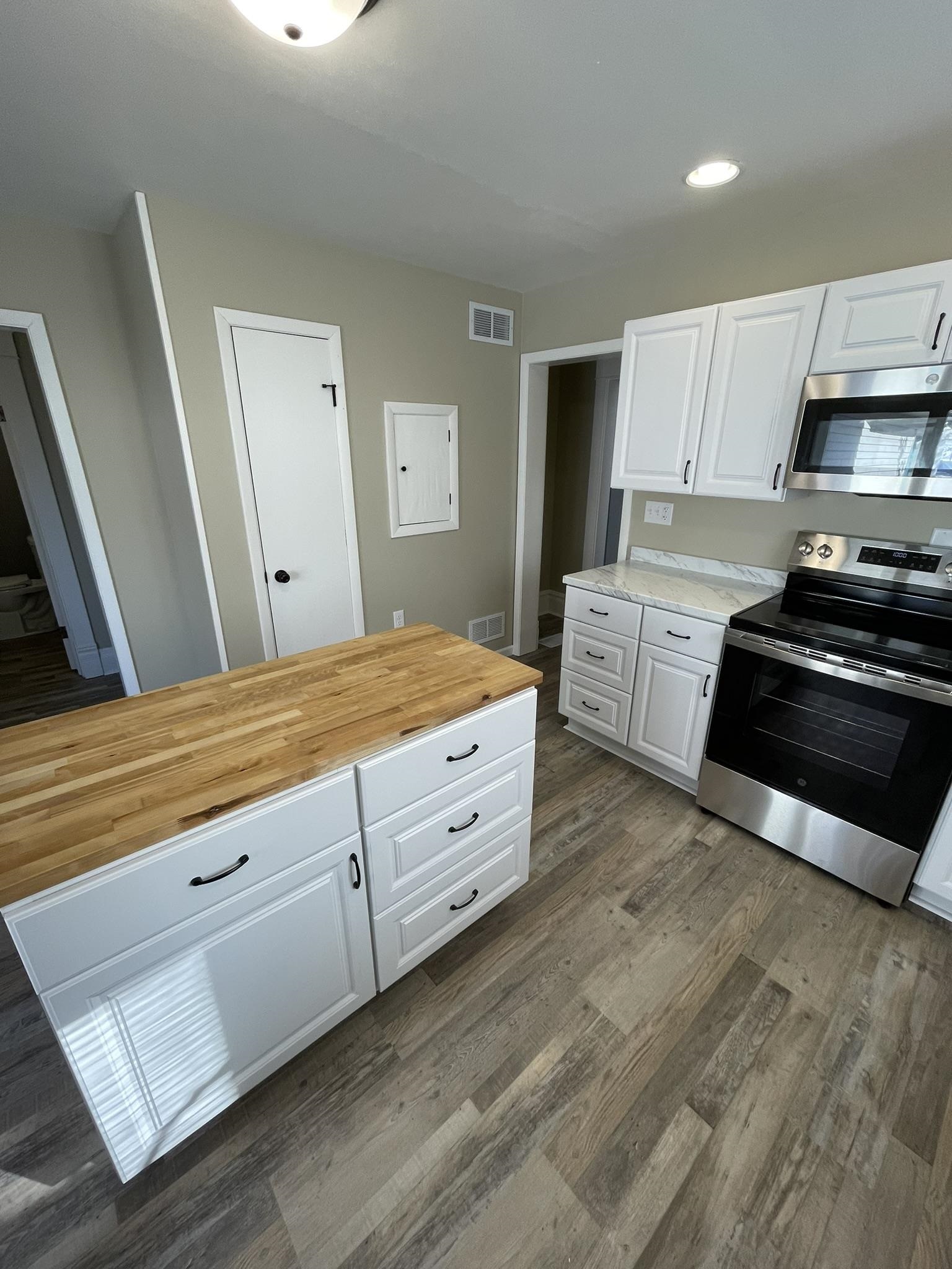 310 S 4TH AVENUE, Wausau, Wisconsin 54401, 4 Bedrooms Bedrooms, ,1 BathroomBathrooms,Residential,For Sale,310 S 4TH AVENUE,22600746