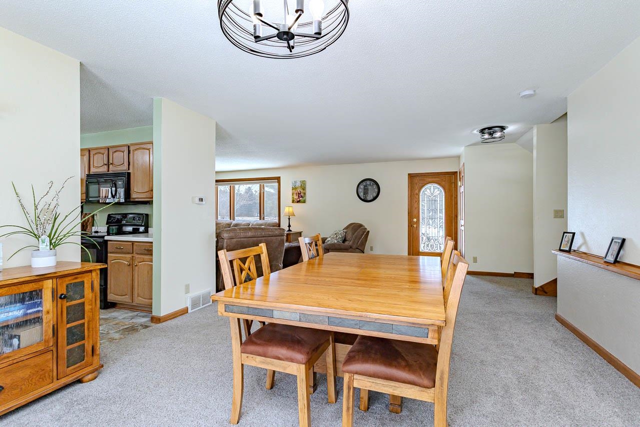 204757 MERKEL ROAD, Marshfield, Wisconsin 54449, 3 Bedrooms Bedrooms, ,2 BathroomsBathrooms,Residential,For Sale,204757 MERKEL ROAD,22600747
