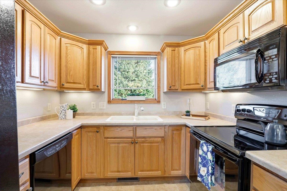 4131 15th Place South, Wisconsin Rapids, Wisconsin 54494, 3 Bedrooms Bedrooms, ,3 BathroomsBathrooms,Residential,For Sale,4131 15th Place South,22600754