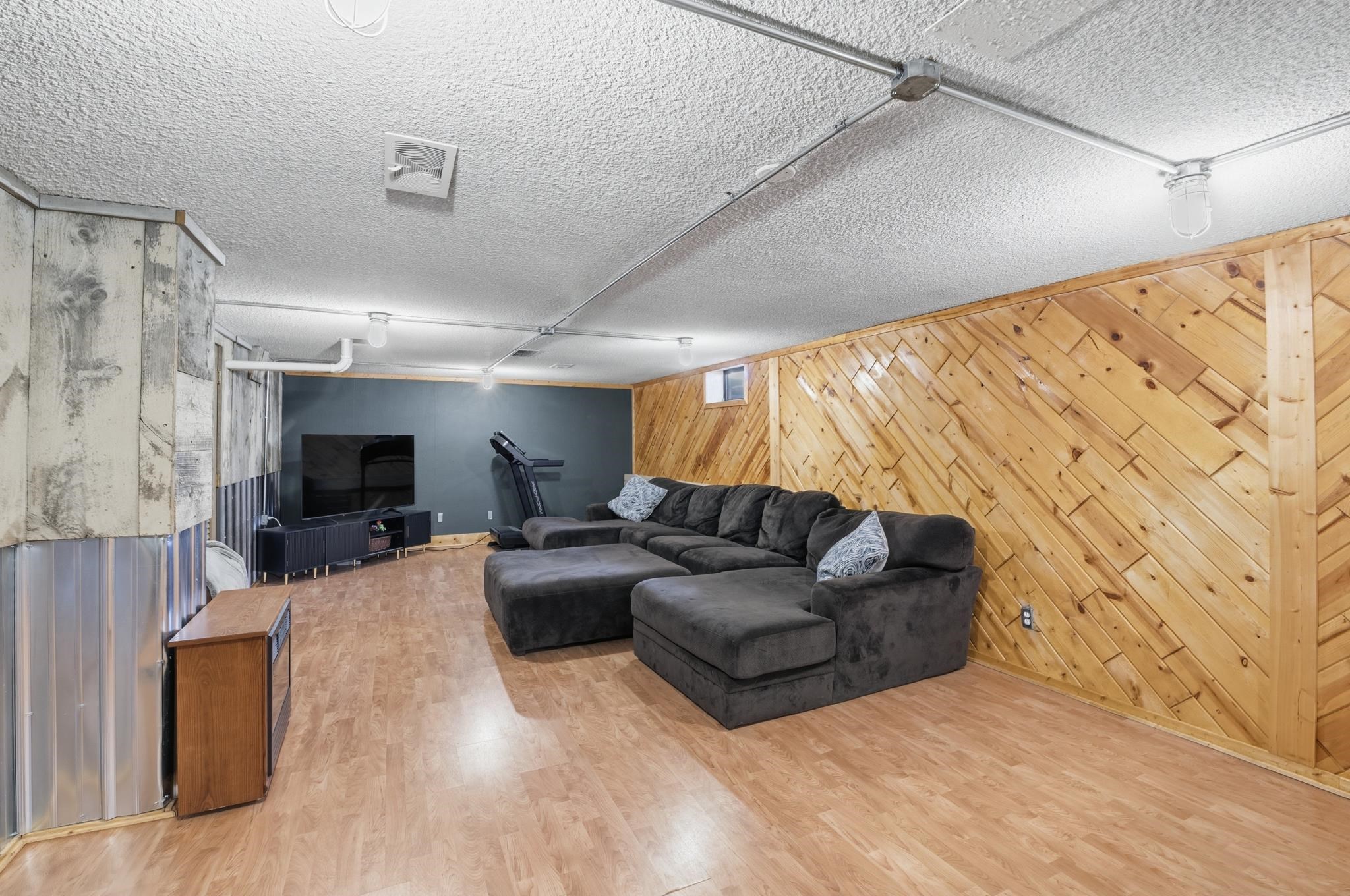 2710 PORTER ROAD, Plover, Wisconsin 54467, 3 Bedrooms Bedrooms, ,1 BathroomBathrooms,Residential,For Sale,2710 PORTER ROAD,22600755