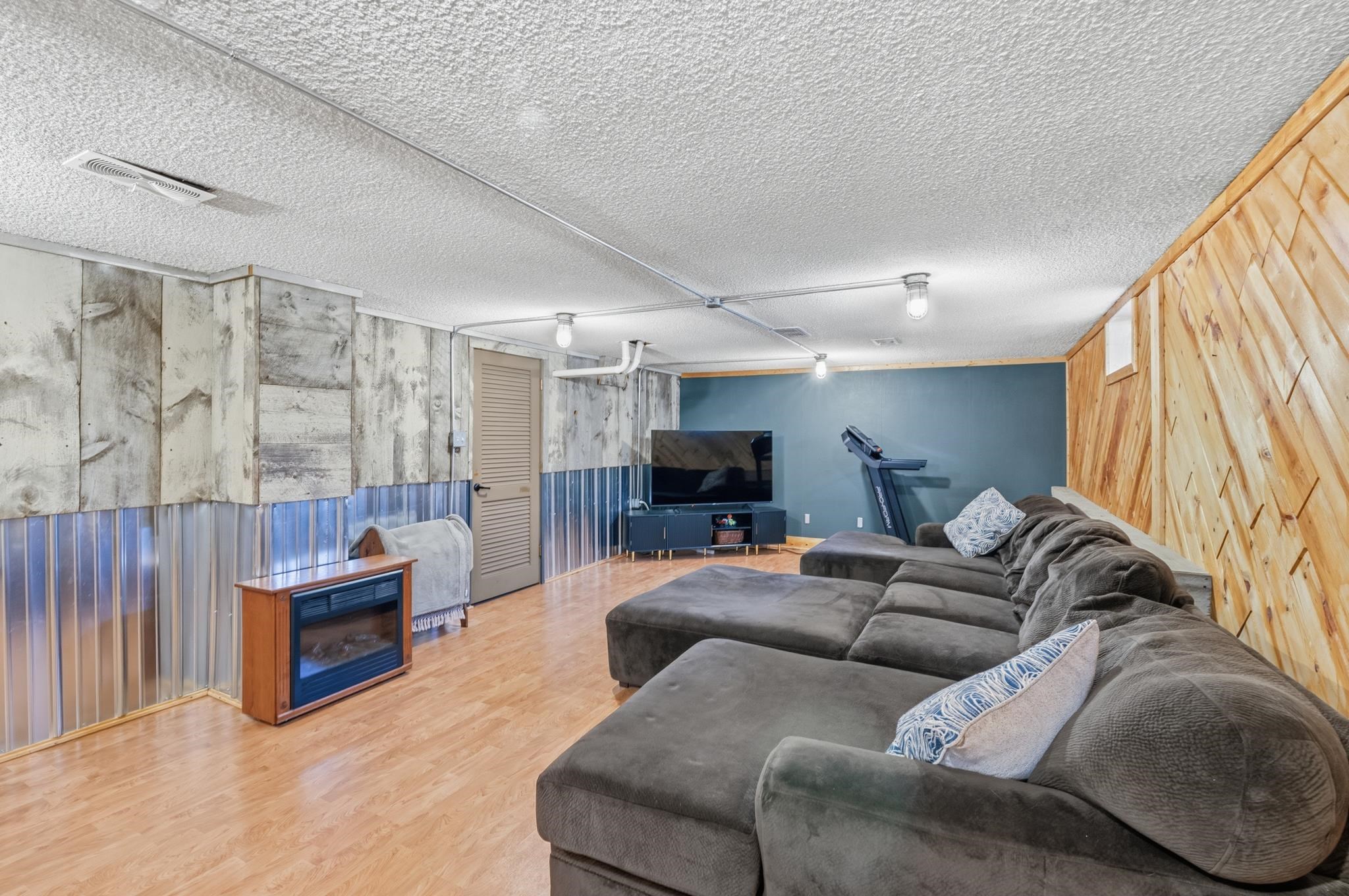 2710 PORTER ROAD, Plover, Wisconsin 54467, 3 Bedrooms Bedrooms, ,1 BathroomBathrooms,Residential,For Sale,2710 PORTER ROAD,22600755