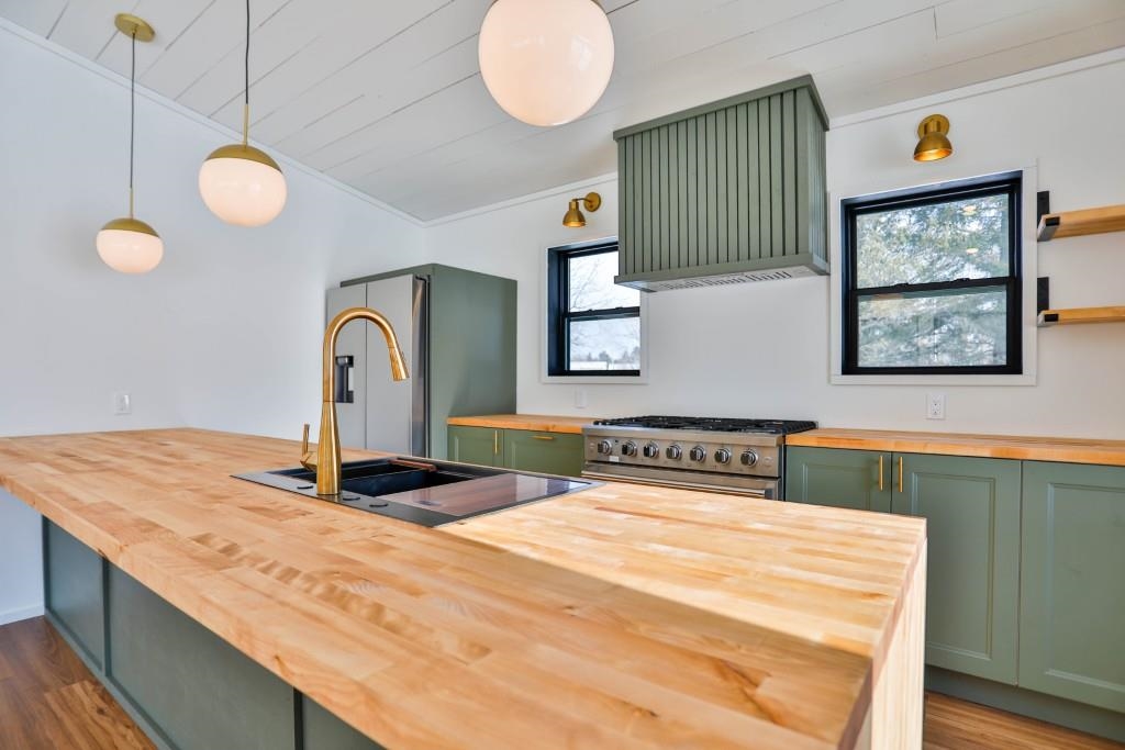 812 S CENTER AVENUE, Merrill, Wisconsin 54452, 3 Bedrooms Bedrooms, ,2 BathroomsBathrooms,Residential,For Sale,812 S CENTER AVENUE,22600756