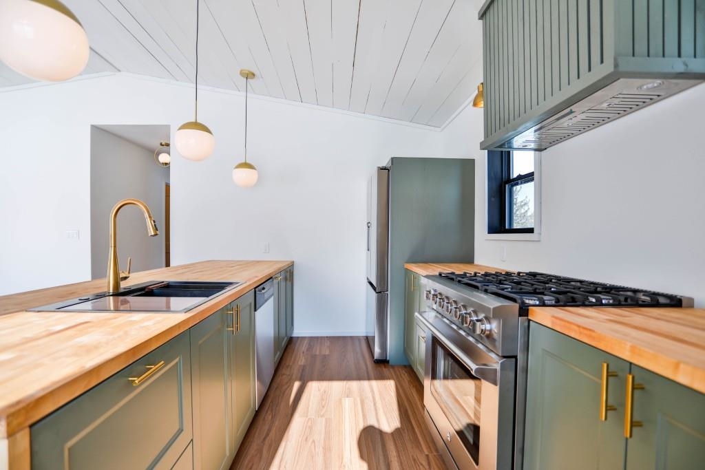 812 S CENTER AVENUE, Merrill, Wisconsin 54452, 3 Bedrooms Bedrooms, ,2 BathroomsBathrooms,Residential,For Sale,812 S CENTER AVENUE,22600756