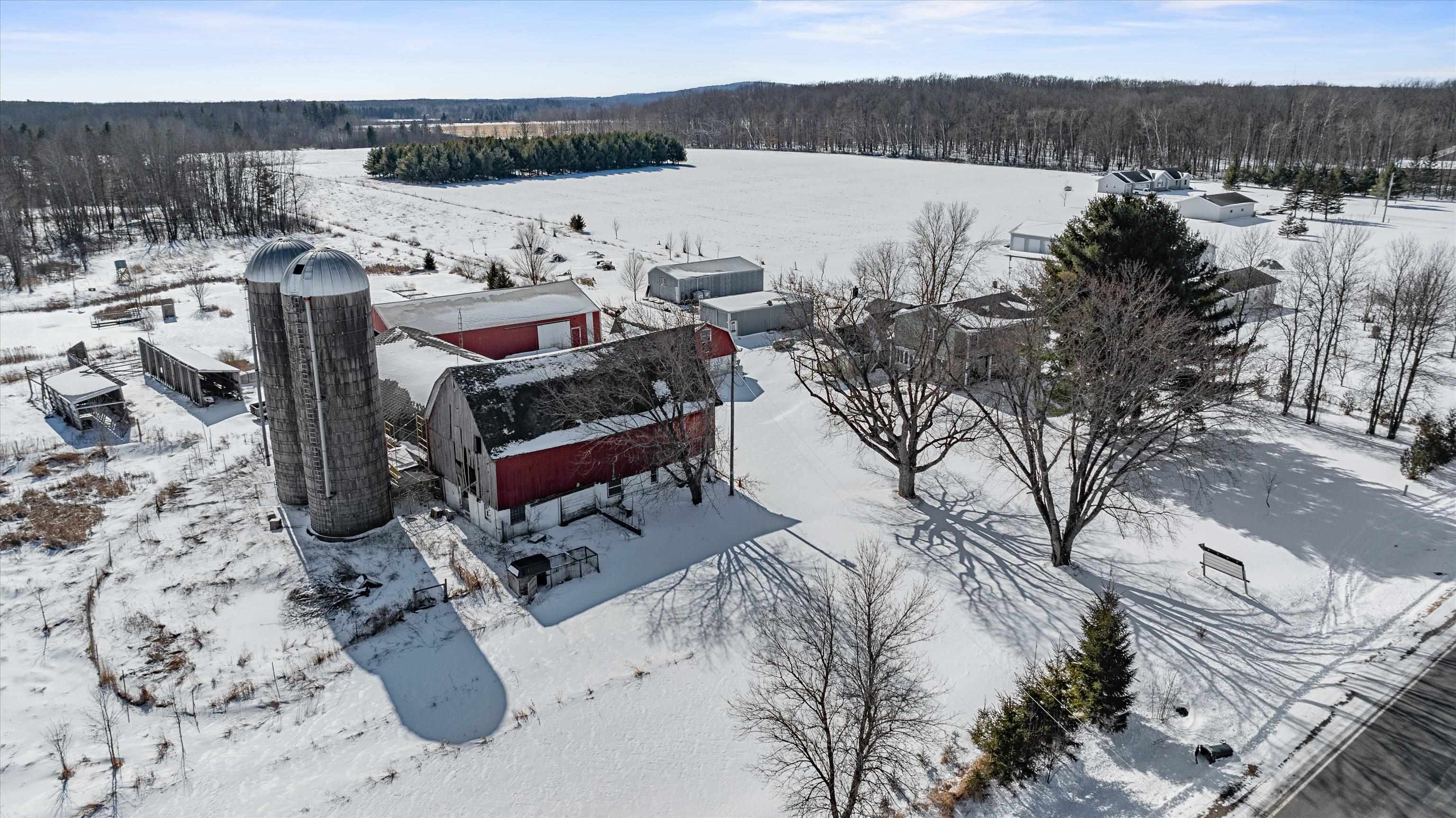 9035 COUNTY ROAD N, Marshfield, Wisconsin 54449, 5 Bedrooms Bedrooms, ,3 BathroomsBathrooms,Residential,For Sale,9035 COUNTY ROAD N,22600757