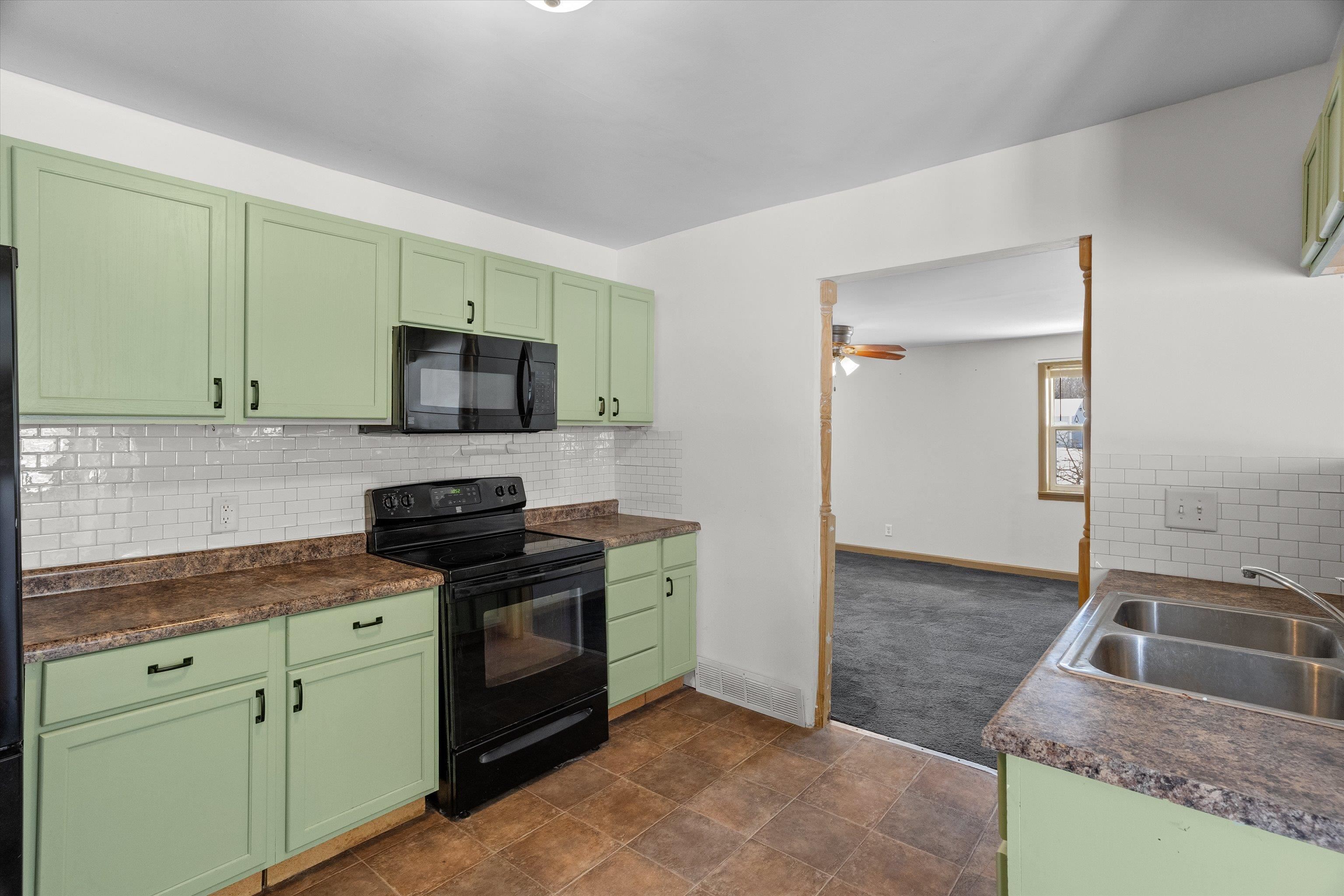 9035 COUNTY ROAD N, Marshfield, Wisconsin 54449, 5 Bedrooms Bedrooms, ,3 BathroomsBathrooms,Residential,For Sale,9035 COUNTY ROAD N,22600757