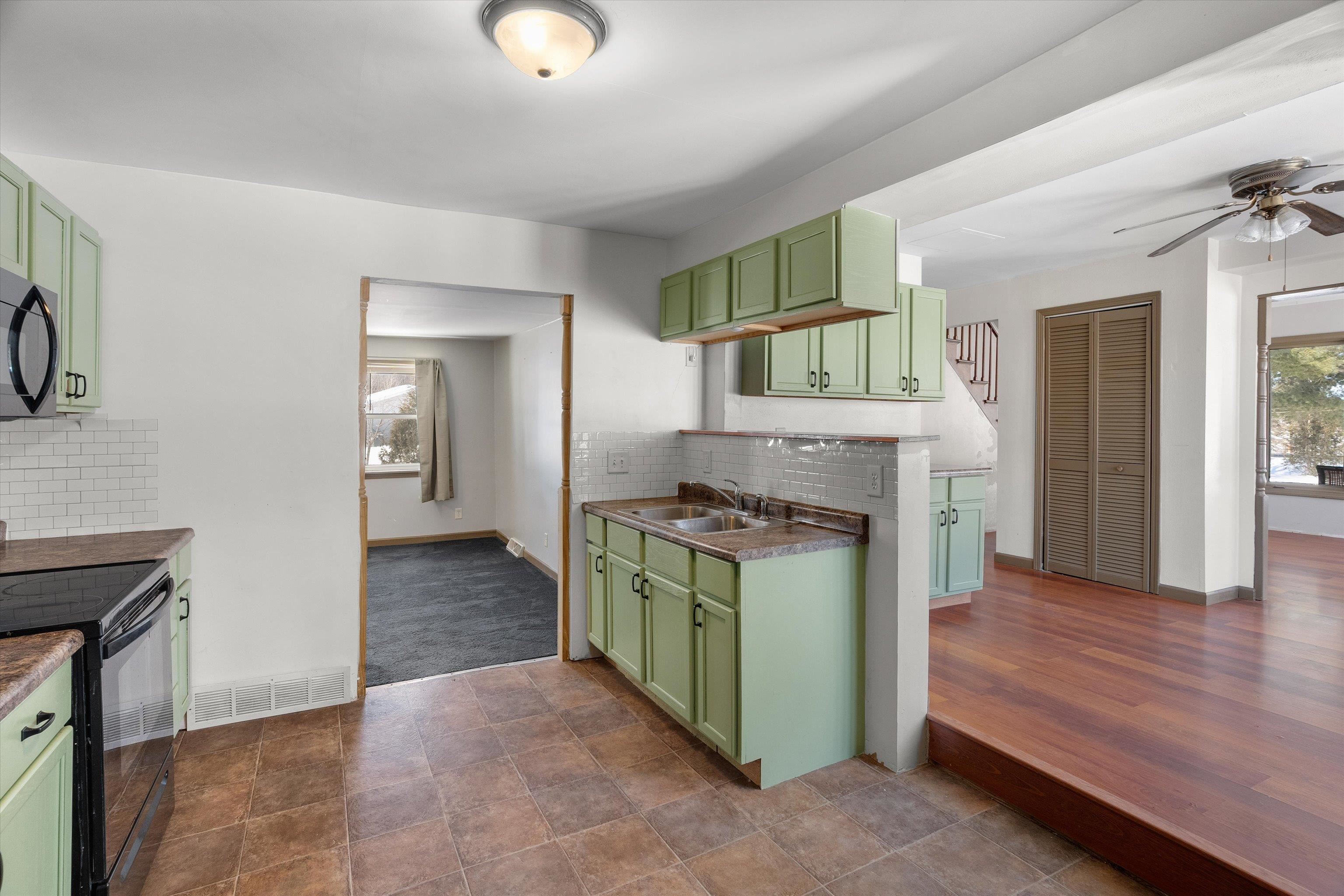 9035 COUNTY ROAD N, Marshfield, Wisconsin 54449, 5 Bedrooms Bedrooms, ,3 BathroomsBathrooms,Residential,For Sale,9035 COUNTY ROAD N,22600757