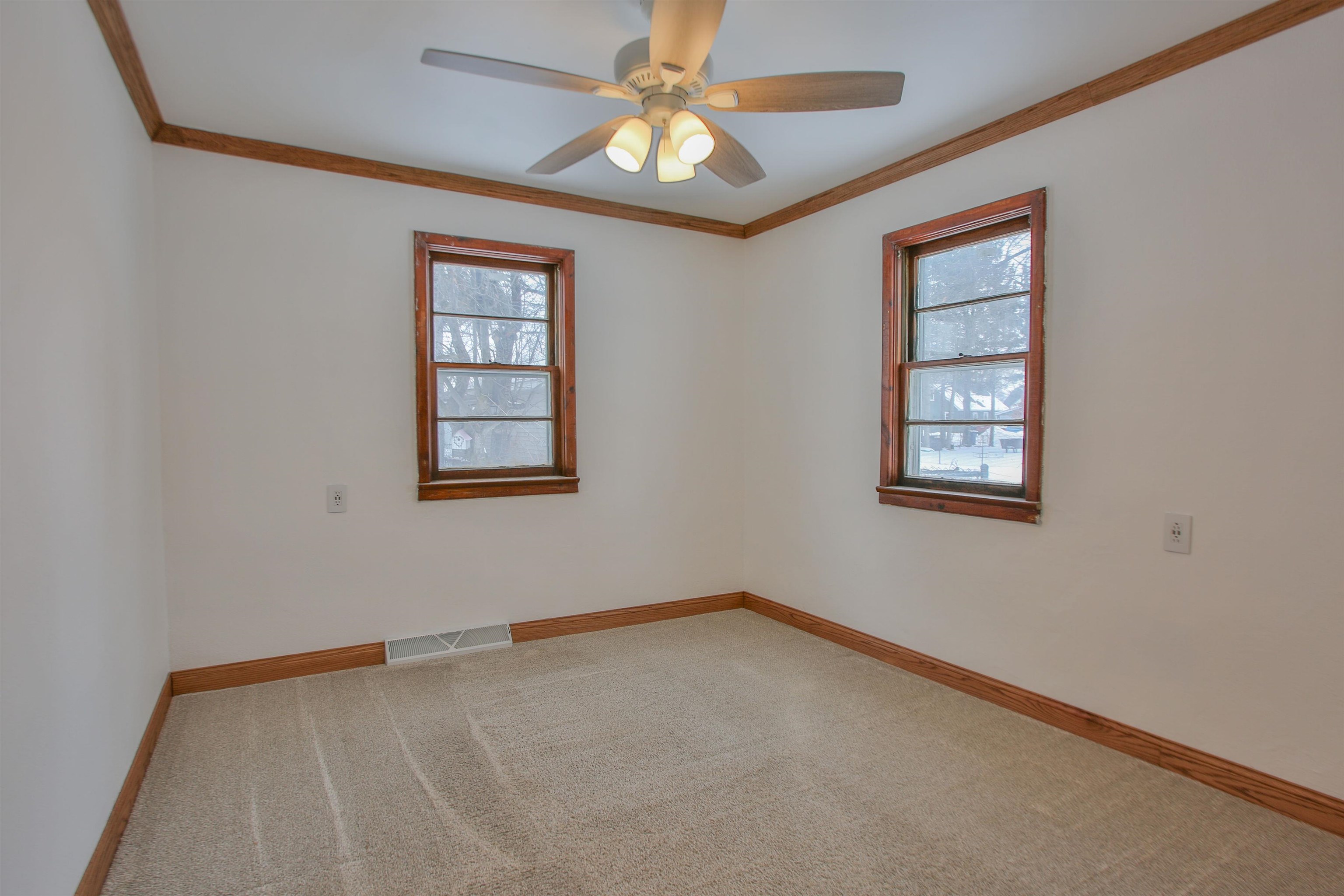 424 N 8TH AVENUE, Wausau, Wisconsin 54401, 2 Bedrooms Bedrooms, ,1 BathroomBathrooms,Residential,For Sale,424 N 8TH AVENUE,22600758
