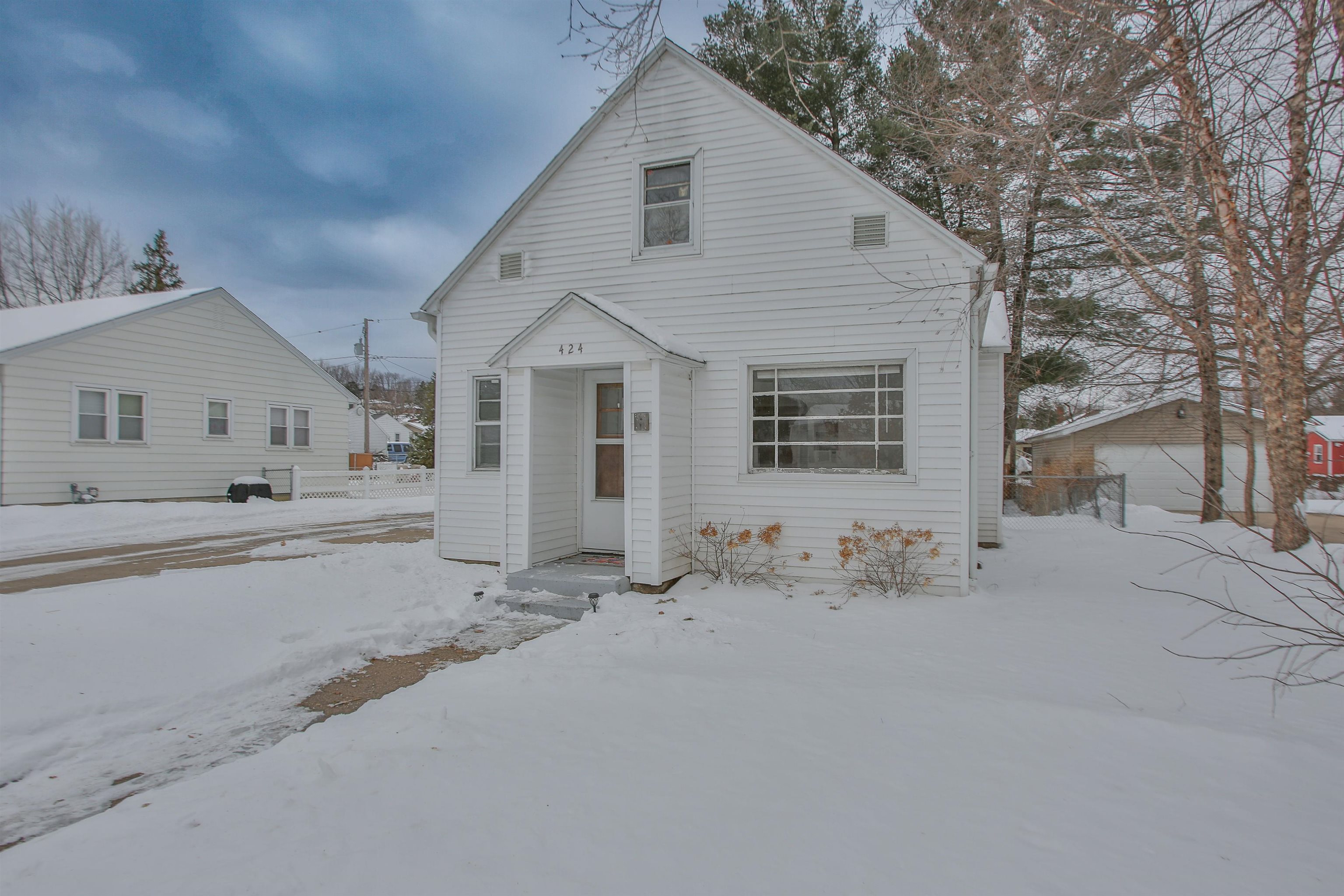 424 N 8TH AVENUE, Wausau, Wisconsin 54401, 2 Bedrooms Bedrooms, ,1 BathroomBathrooms,Residential,For Sale,424 N 8TH AVENUE,22600758