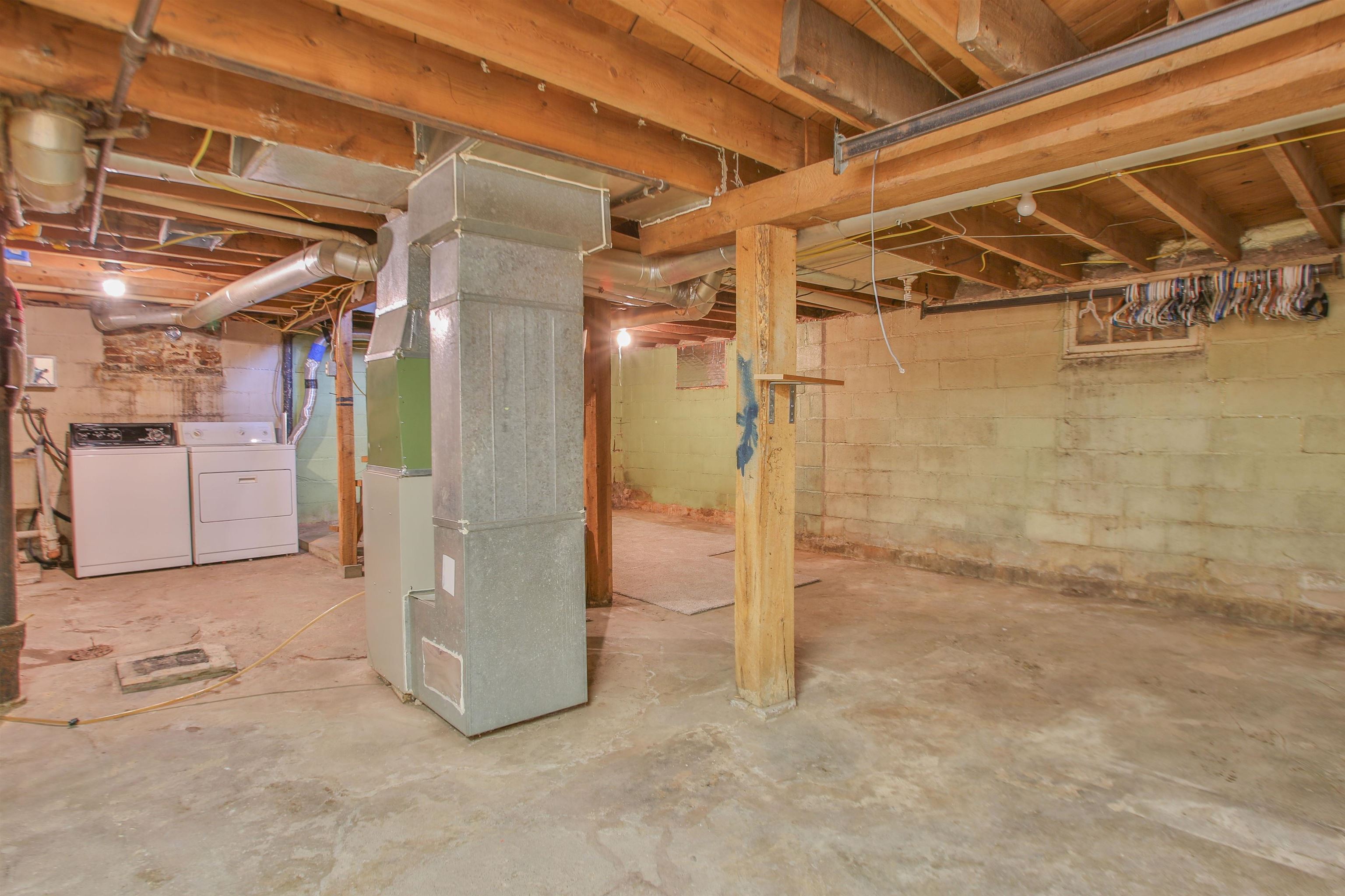 424 N 8TH AVENUE, Wausau, Wisconsin 54401, 2 Bedrooms Bedrooms, ,1 BathroomBathrooms,Residential,For Sale,424 N 8TH AVENUE,22600758