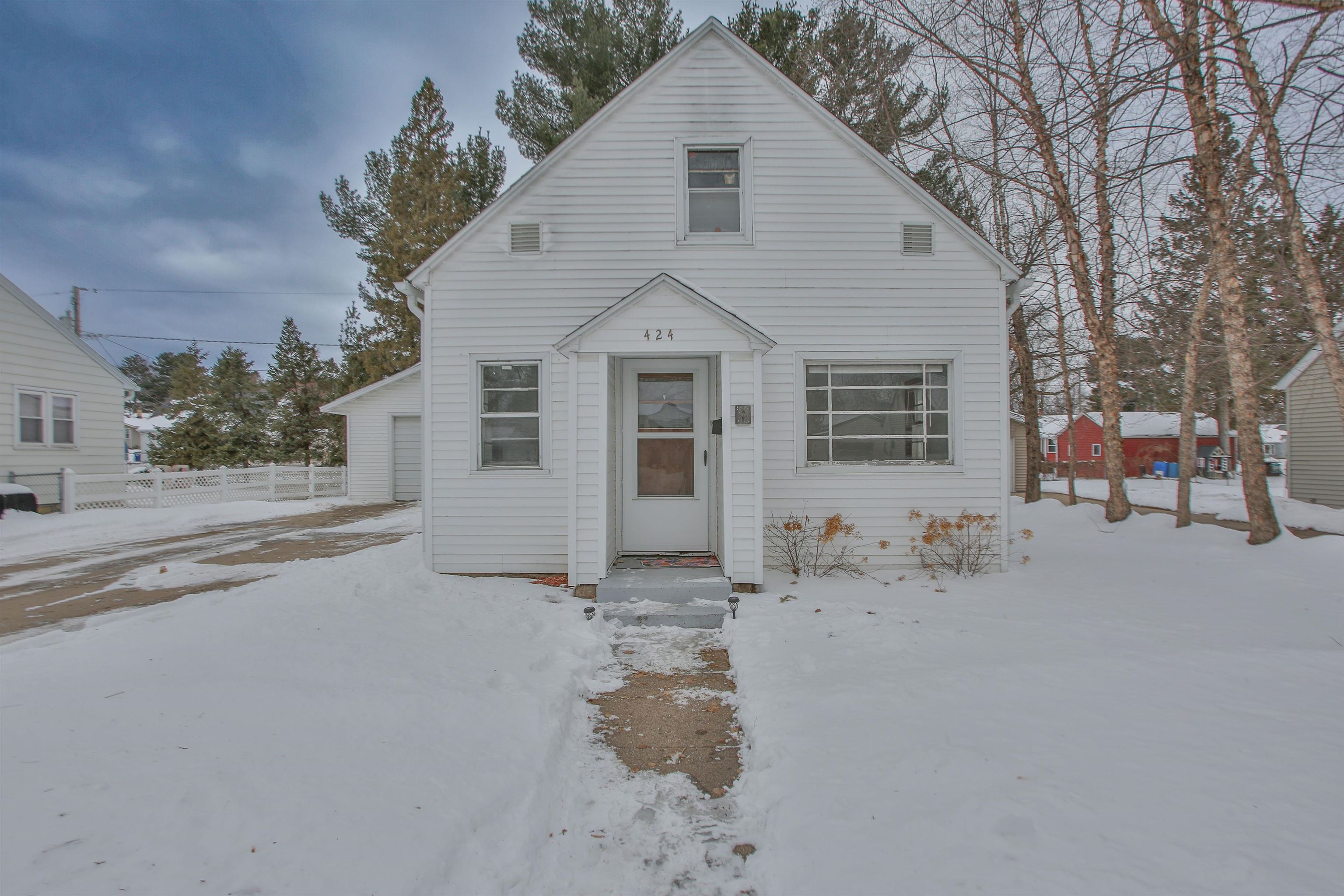 424 N 8TH AVENUE, Wausau, Wisconsin 54401, 2 Bedrooms Bedrooms, ,1 BathroomBathrooms,Residential,For Sale,424 N 8TH AVENUE,22600758