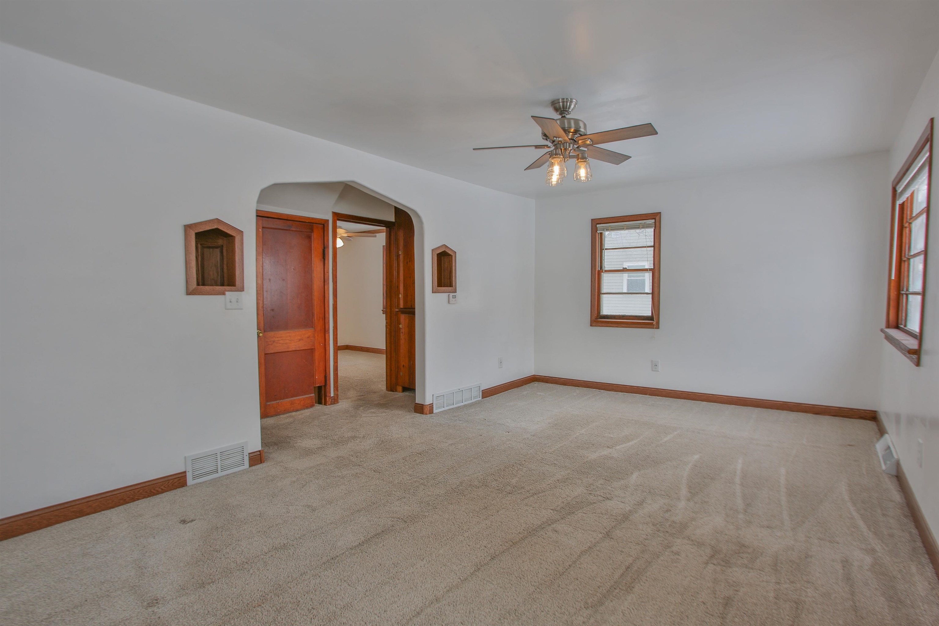 424 N 8TH AVENUE, Wausau, Wisconsin 54401, 2 Bedrooms Bedrooms, ,1 BathroomBathrooms,Residential,For Sale,424 N 8TH AVENUE,22600758