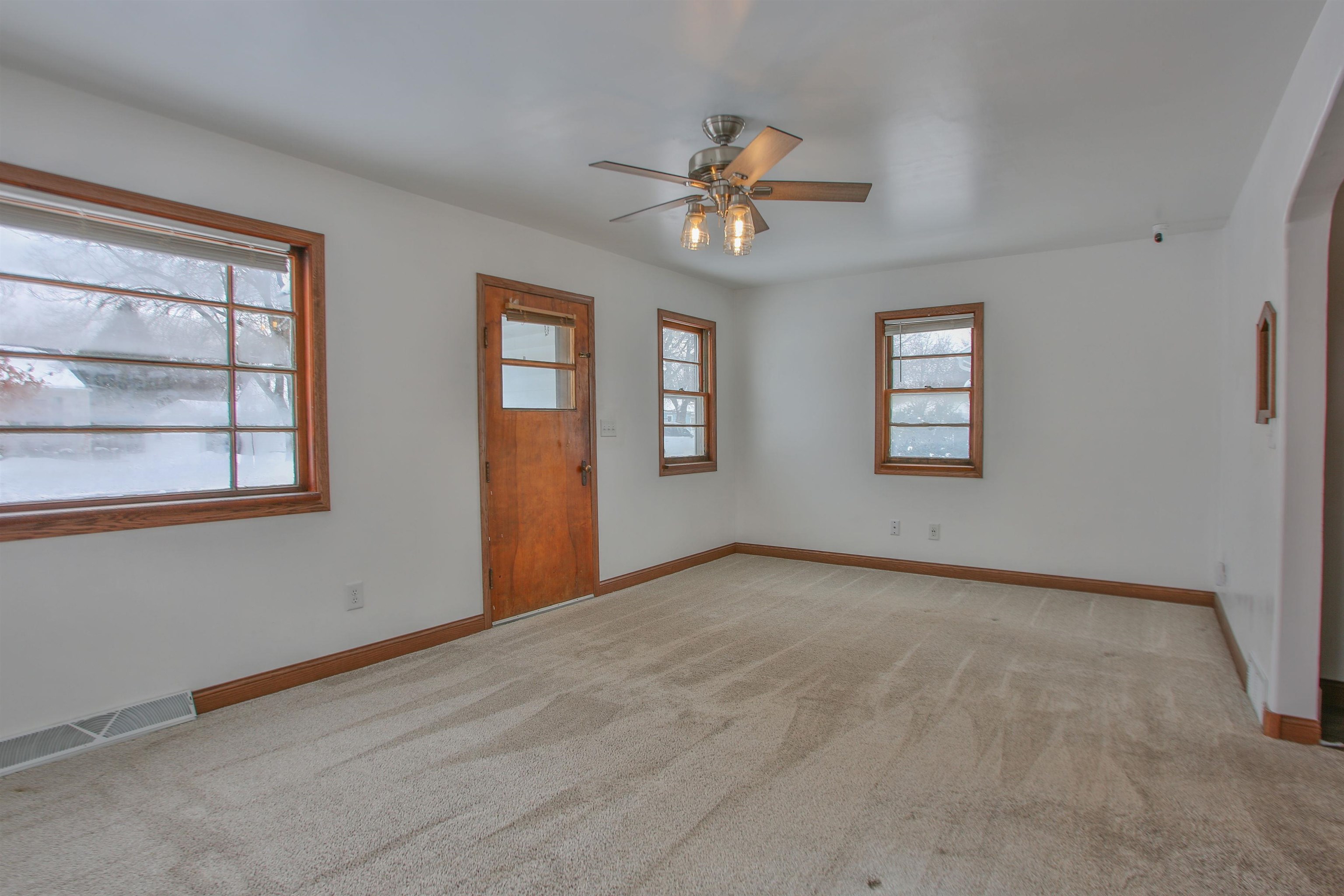 424 N 8TH AVENUE, Wausau, Wisconsin 54401, 2 Bedrooms Bedrooms, ,1 BathroomBathrooms,Residential,For Sale,424 N 8TH AVENUE,22600758