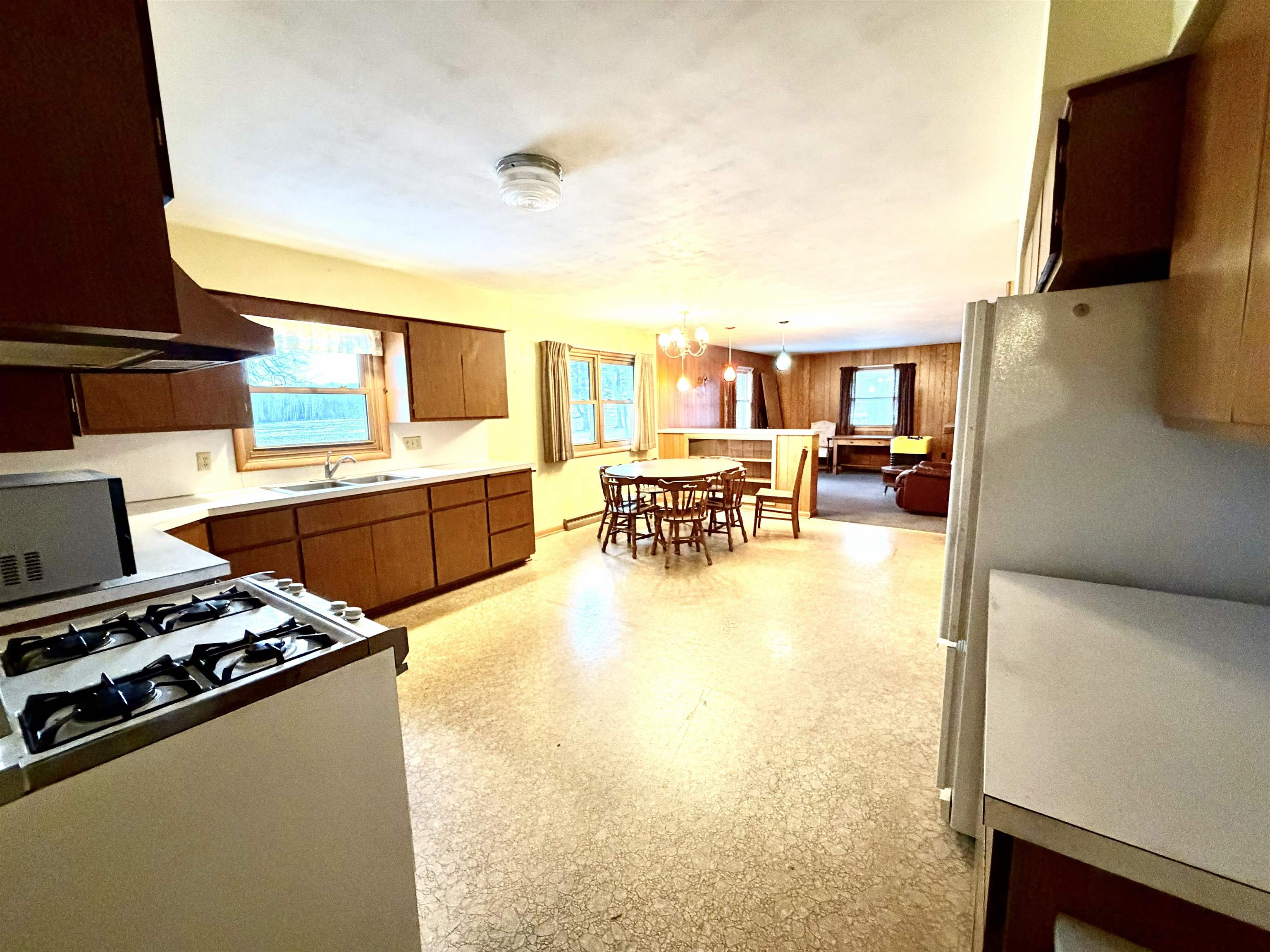 8201 COUNTY ROAD Y, Marshfield, Wisconsin 54449, 3 Bedrooms Bedrooms, ,1 BathroomBathrooms,Residential,For Sale,8201 COUNTY ROAD Y,22600759