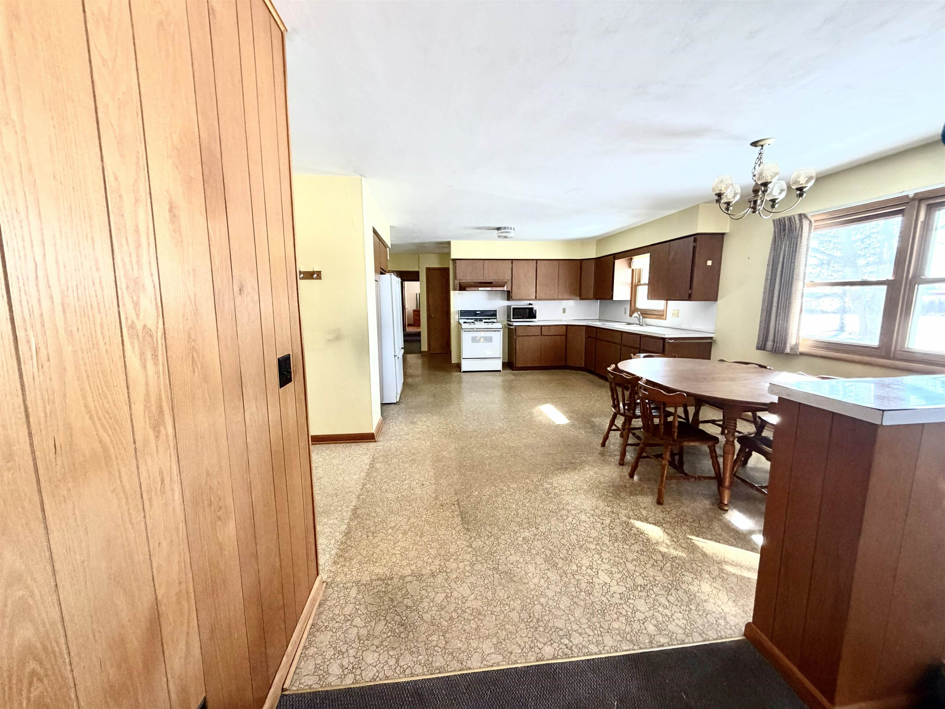 8201 COUNTY ROAD Y, Marshfield, Wisconsin 54449, 3 Bedrooms Bedrooms, ,1 BathroomBathrooms,Residential,For Sale,8201 COUNTY ROAD Y,22600759