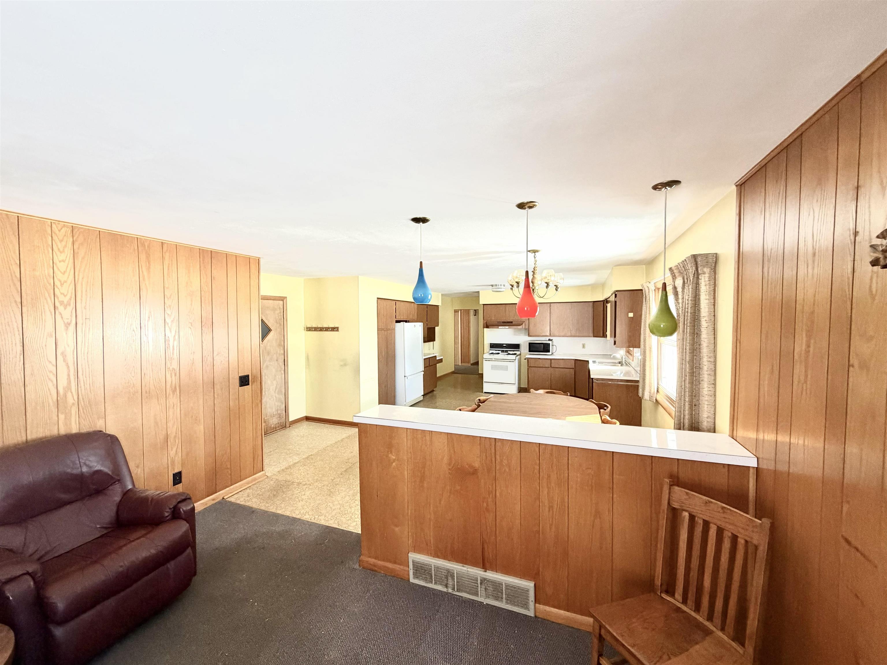 8201 COUNTY ROAD Y, Marshfield, Wisconsin 54449, 3 Bedrooms Bedrooms, ,1 BathroomBathrooms,Residential,For Sale,8201 COUNTY ROAD Y,22600759