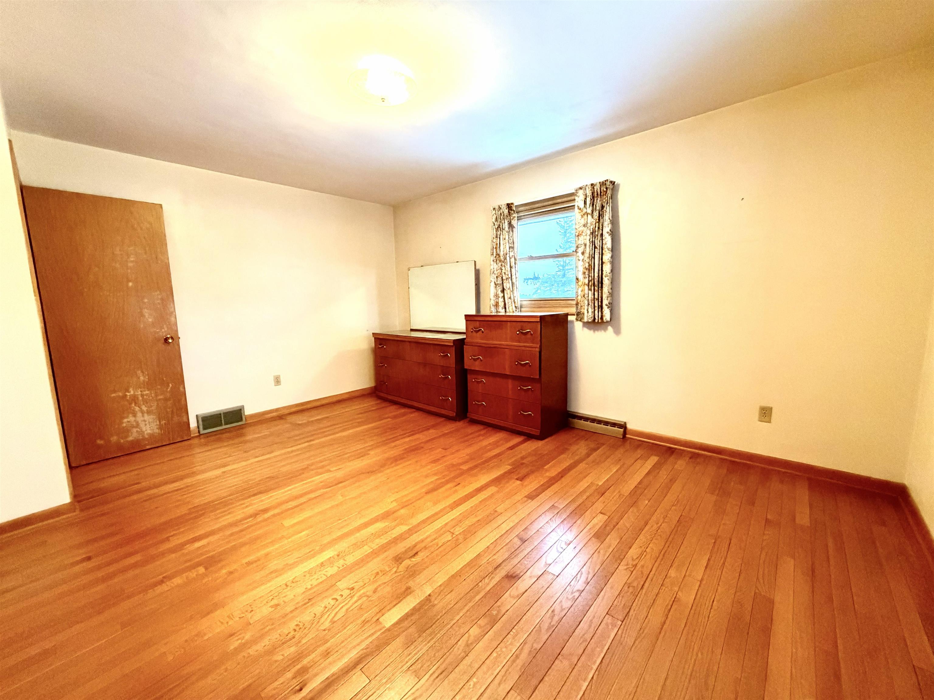 8201 COUNTY ROAD Y, Marshfield, Wisconsin 54449, 3 Bedrooms Bedrooms, ,1 BathroomBathrooms,Residential,For Sale,8201 COUNTY ROAD Y,22600759