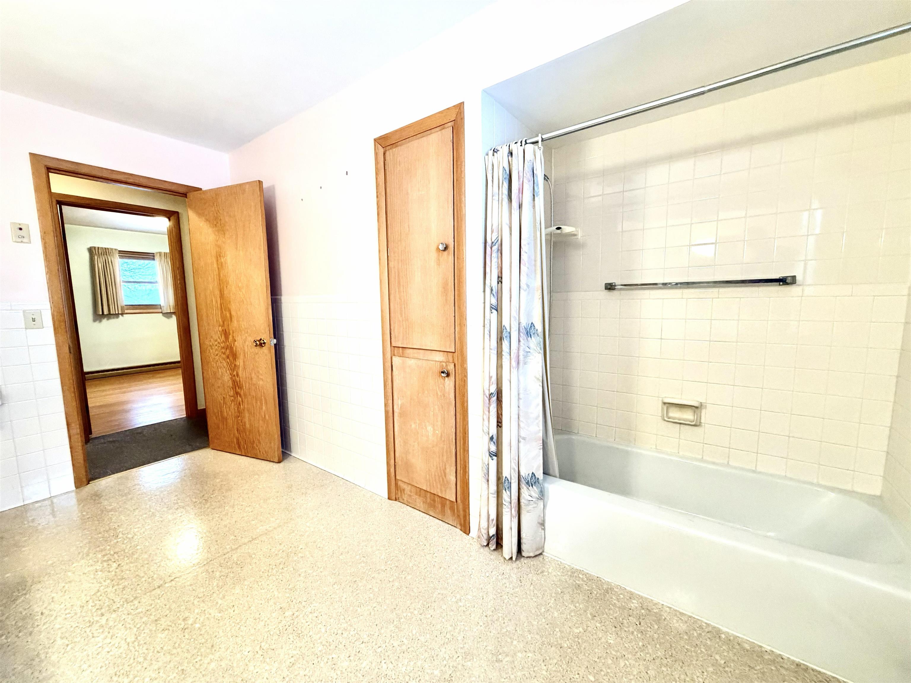 8201 COUNTY ROAD Y, Marshfield, Wisconsin 54449, 3 Bedrooms Bedrooms, ,1 BathroomBathrooms,Residential,For Sale,8201 COUNTY ROAD Y,22600759