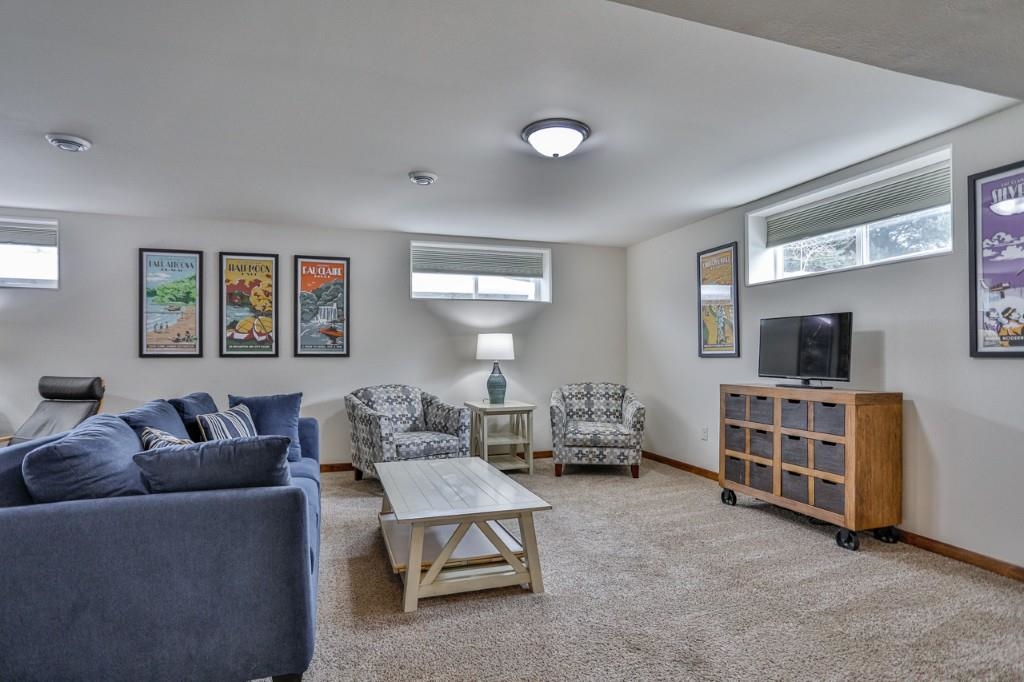 6003 FIELDCREST LANE, Weston, Wisconsin 54476, 5 Bedrooms Bedrooms, ,3 BathroomsBathrooms,Residential,For Sale,6003 FIELDCREST LANE,22600761