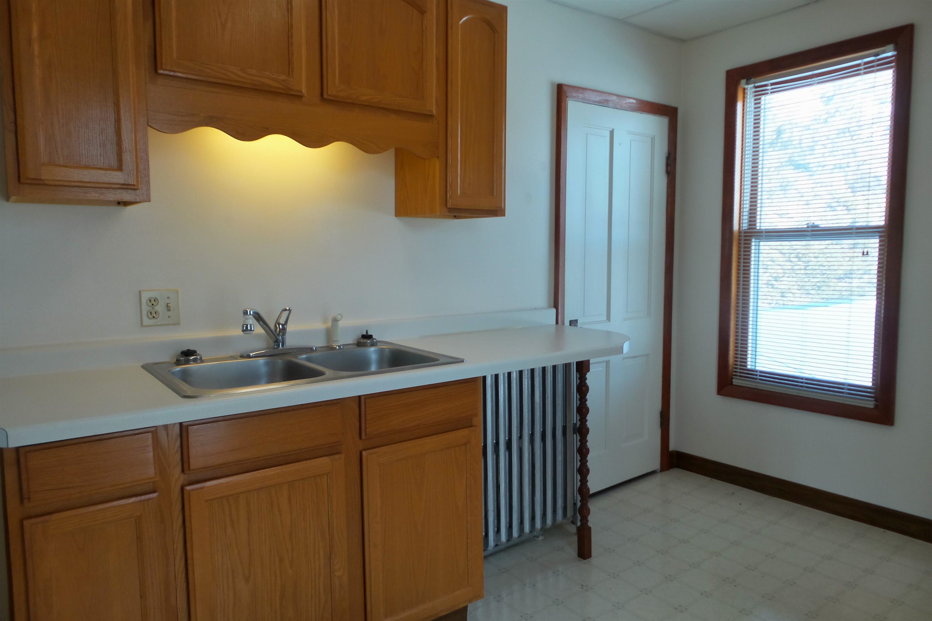 112 W SPRUCE STREET, Abbotsford, Wisconsin 54405, 6 Bedrooms Bedrooms, ,2 BathroomsBathrooms,Residential,For Sale,112 W SPRUCE STREET,22600767