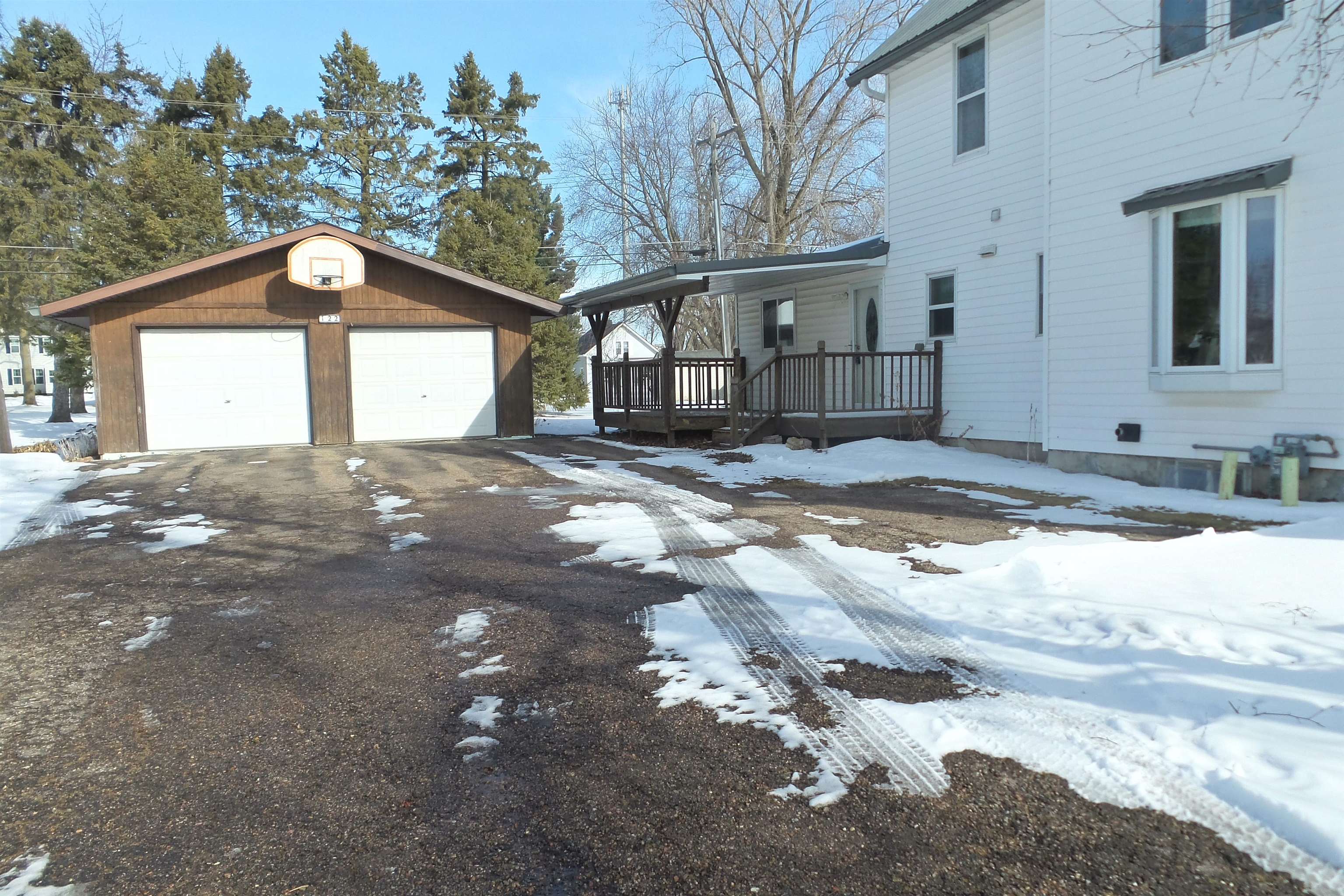 122 W SPRUCE STREET, Abbotsford, Wisconsin 54405, ,Multi-family,For Sale,122 W SPRUCE STREET,22600768