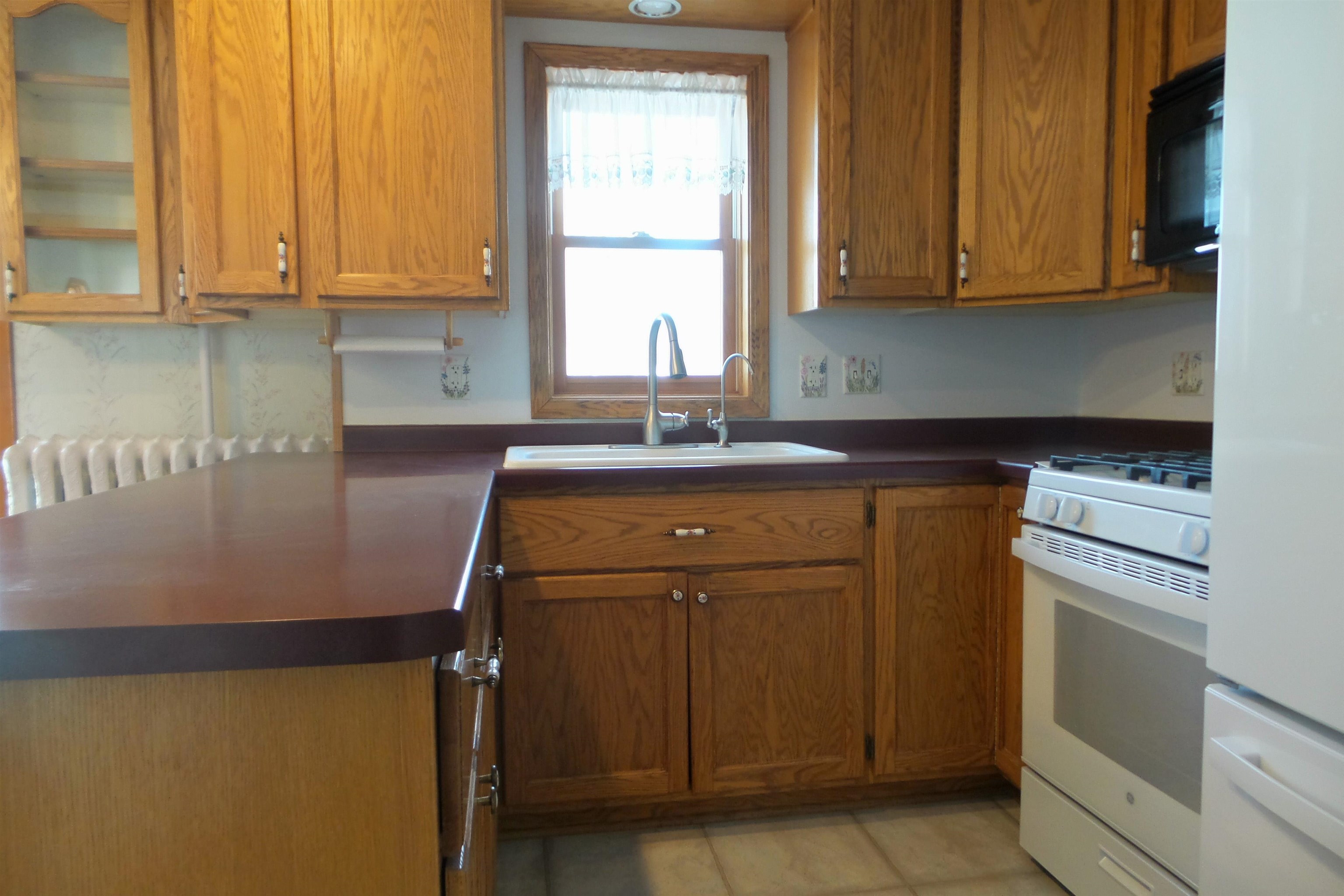 122 W SPRUCE STREET, Abbotsford, Wisconsin 54405, ,Multi-family,For Sale,122 W SPRUCE STREET,22600768