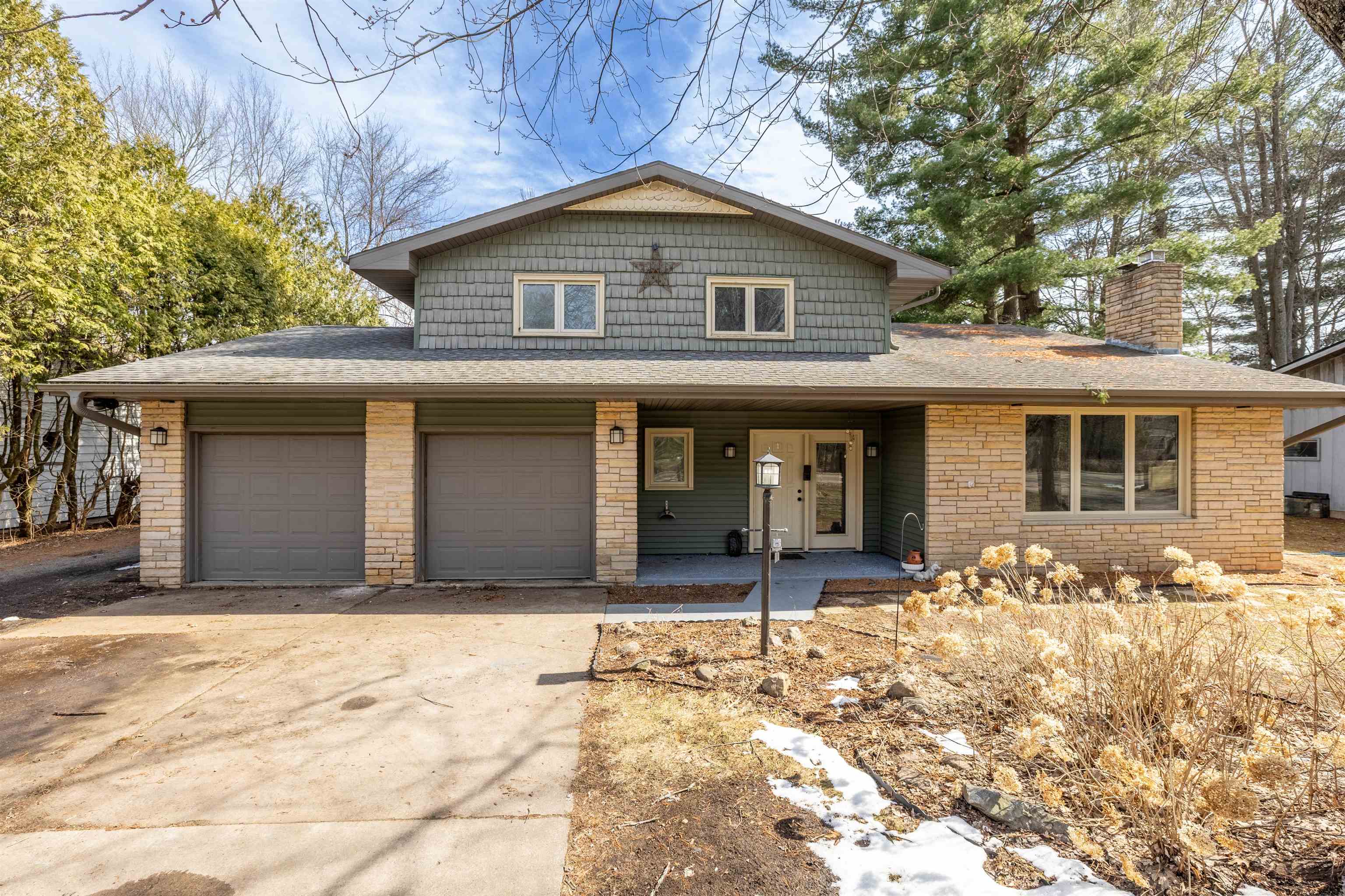 2521 2ND AVENUE SOUTH, Wisconsin Rapids, Wisconsin 54495, 4 Bedrooms Bedrooms, ,2 BathroomsBathrooms,Residential,For Sale,2521 2ND AVENUE SOUTH,22600778