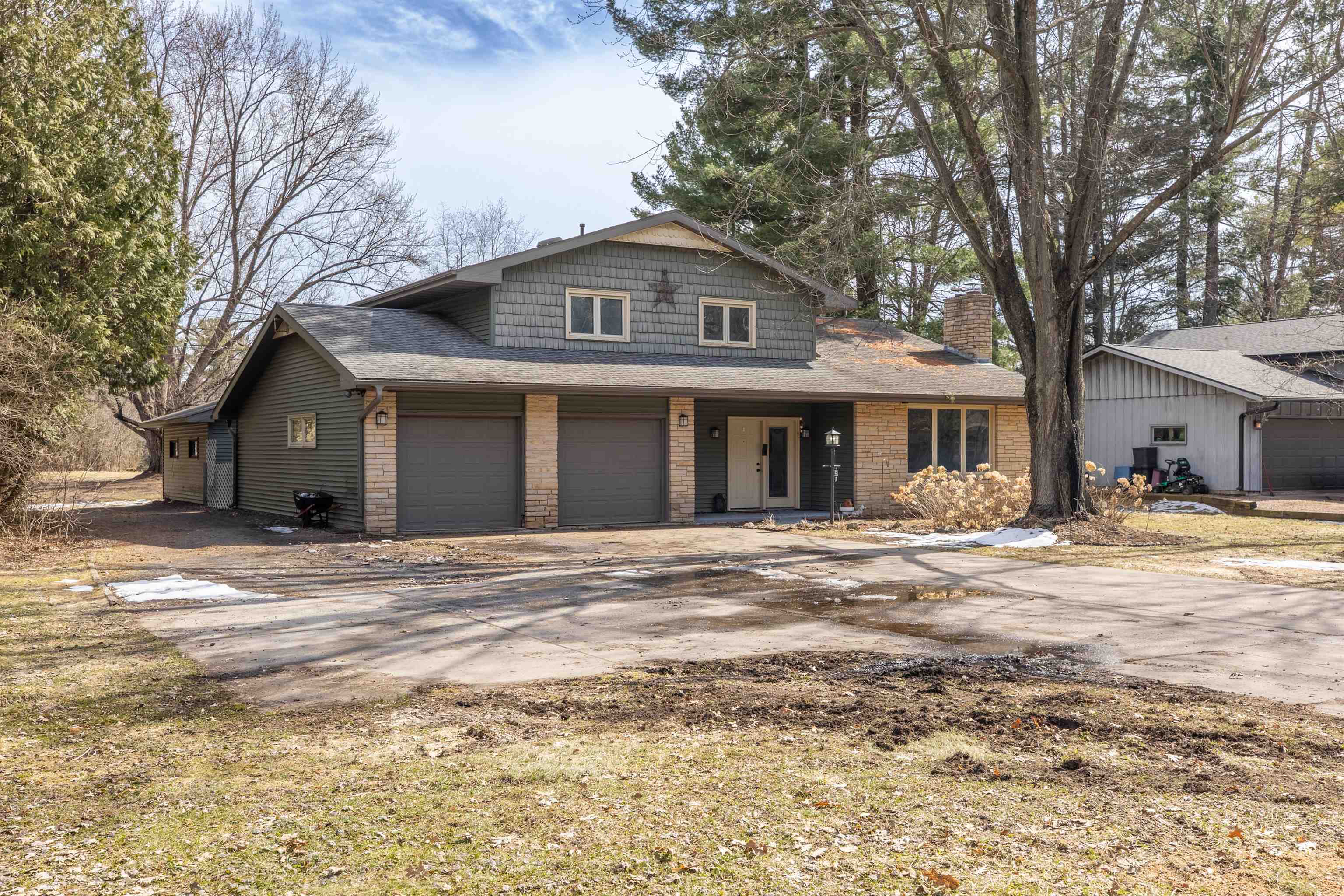 2521 2ND AVENUE SOUTH, Wisconsin Rapids, Wisconsin 54495, 4 Bedrooms Bedrooms, ,2 BathroomsBathrooms,Residential,For Sale,2521 2ND AVENUE SOUTH,22600778