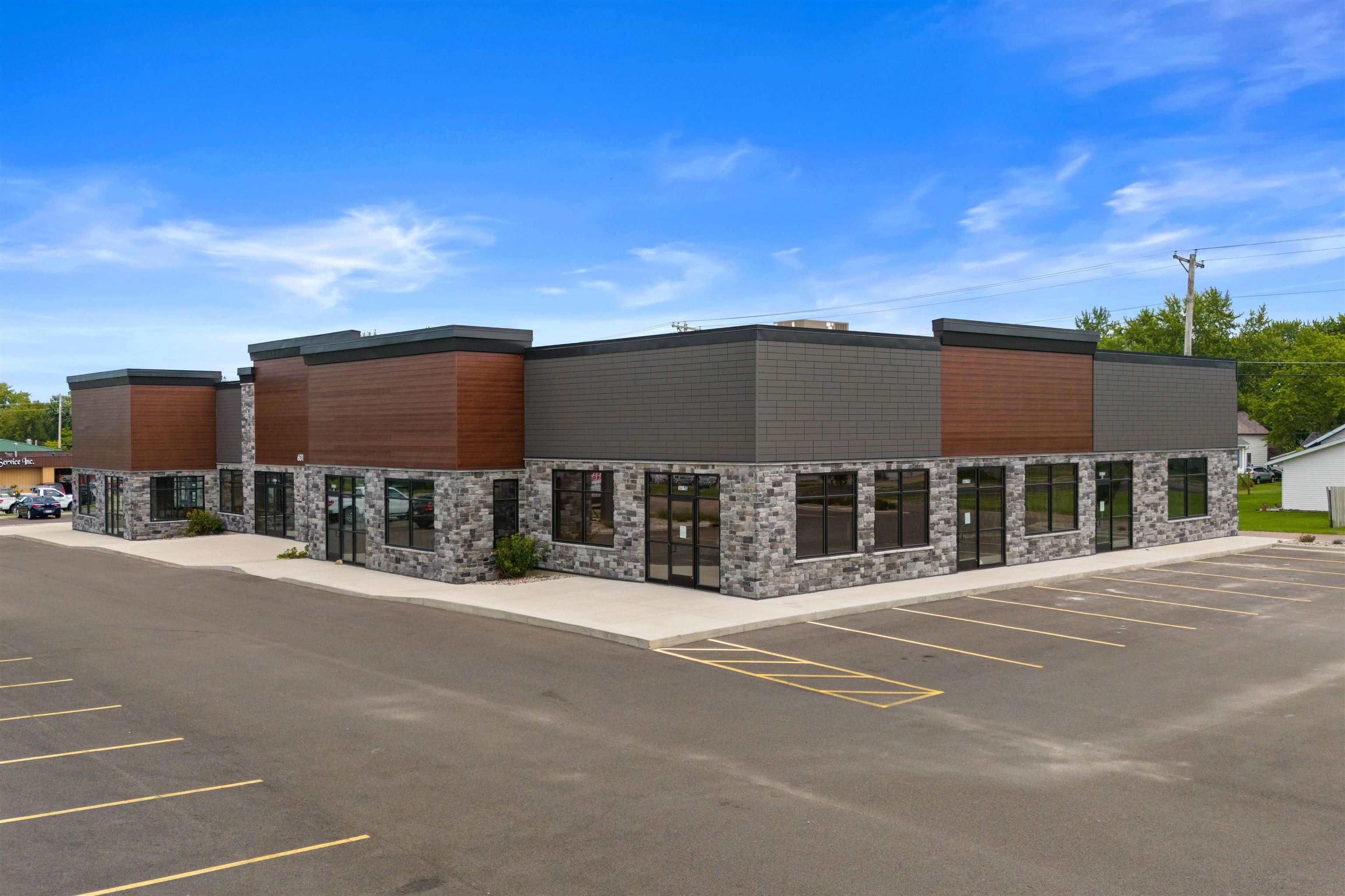 603 - 613 N CENTRAL AVENUE, Marshfield, Wisconsin 54449, ,Commercial/industrial,For Rent,603 - 613 N CENTRAL AVENUE,22600783