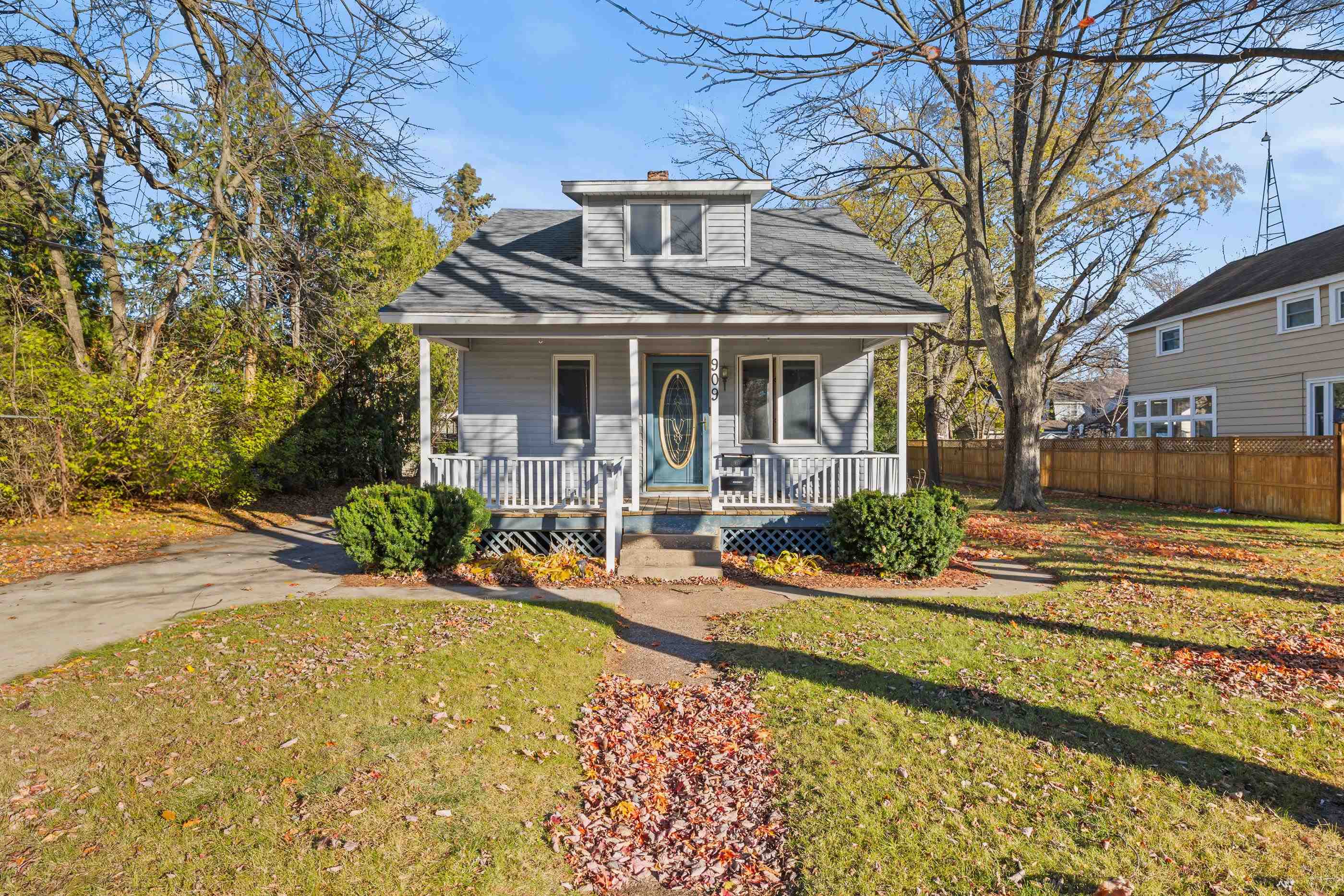 909 ILLINOIS AVENUE, Stevens Point, Wisconsin 54481, 2 Bedrooms Bedrooms, ,2 BathroomsBathrooms,Residential,For Sale,909 ILLINOIS AVENUE,22600786